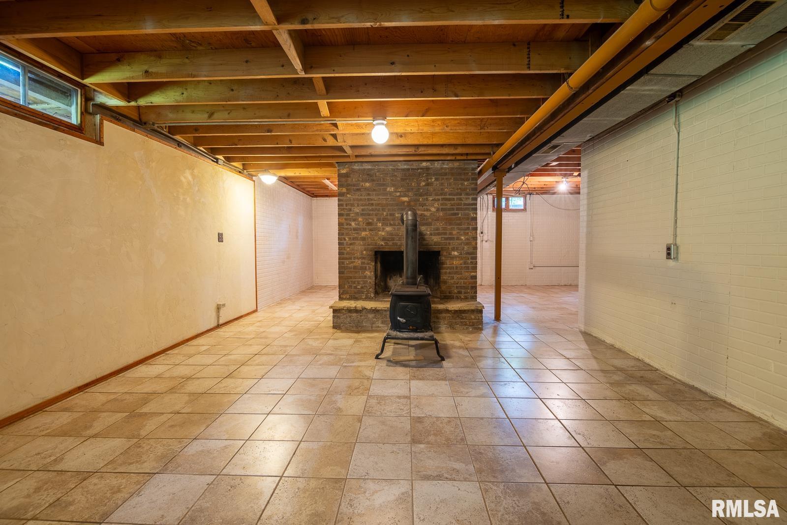 1135 Fairlane Drive, Bettendorf, Iowa image 32