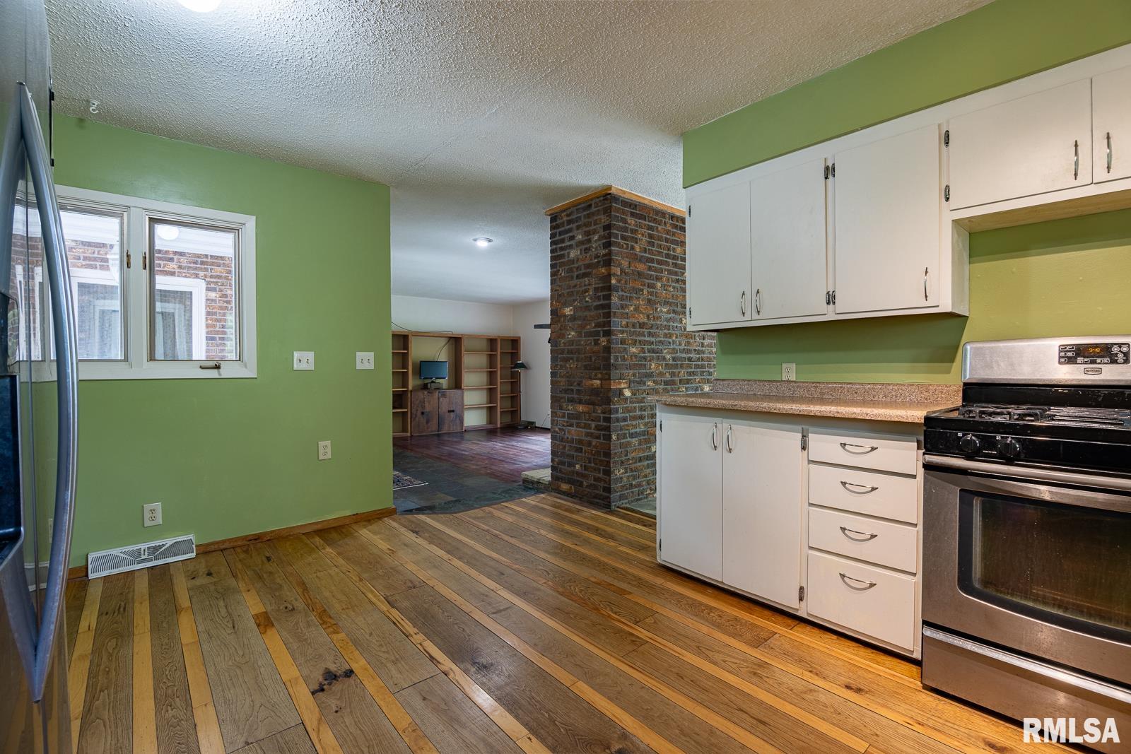 1135 Fairlane Drive, Bettendorf, Iowa image 12