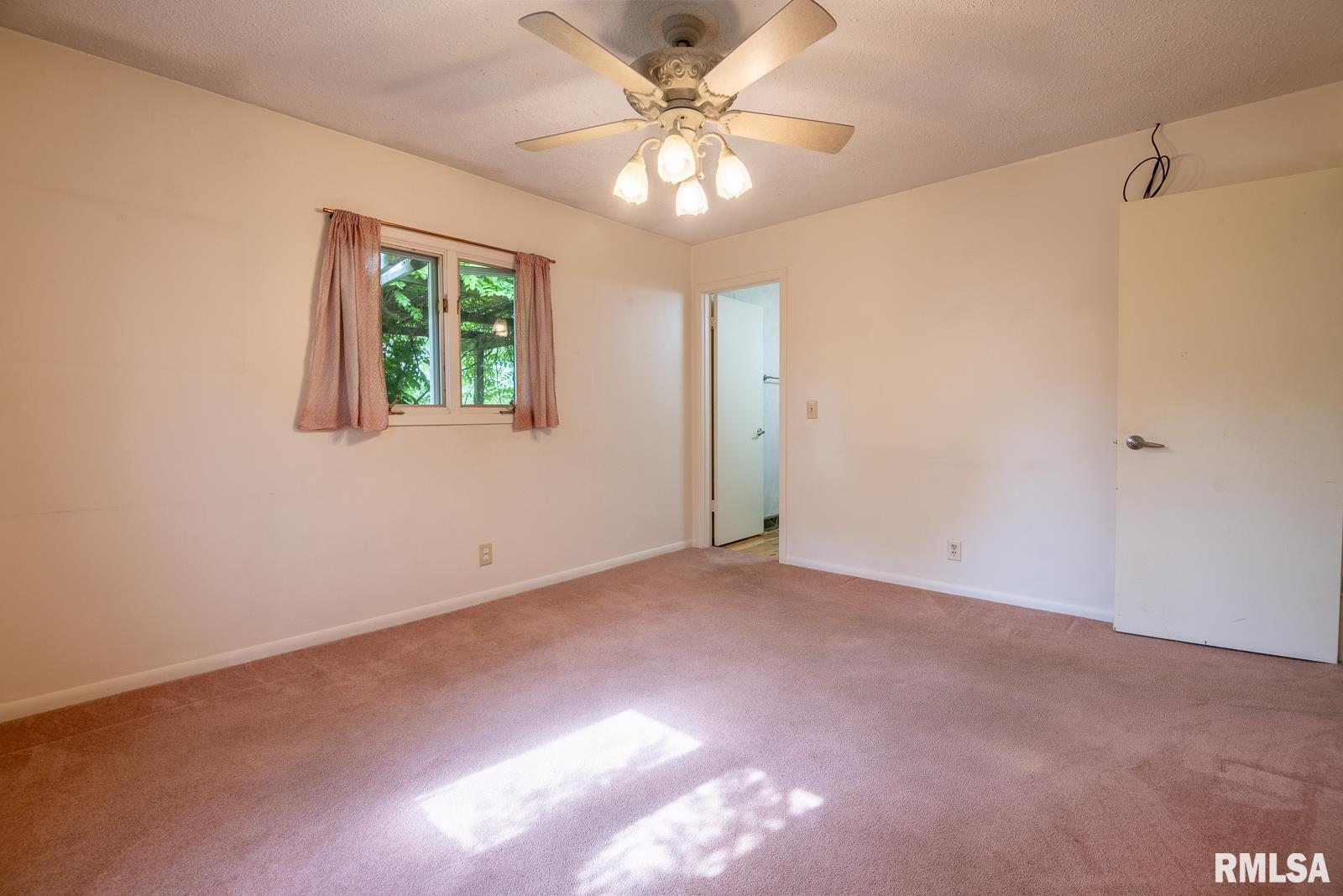 1135 Fairlane Drive, Bettendorf, Iowa image 18