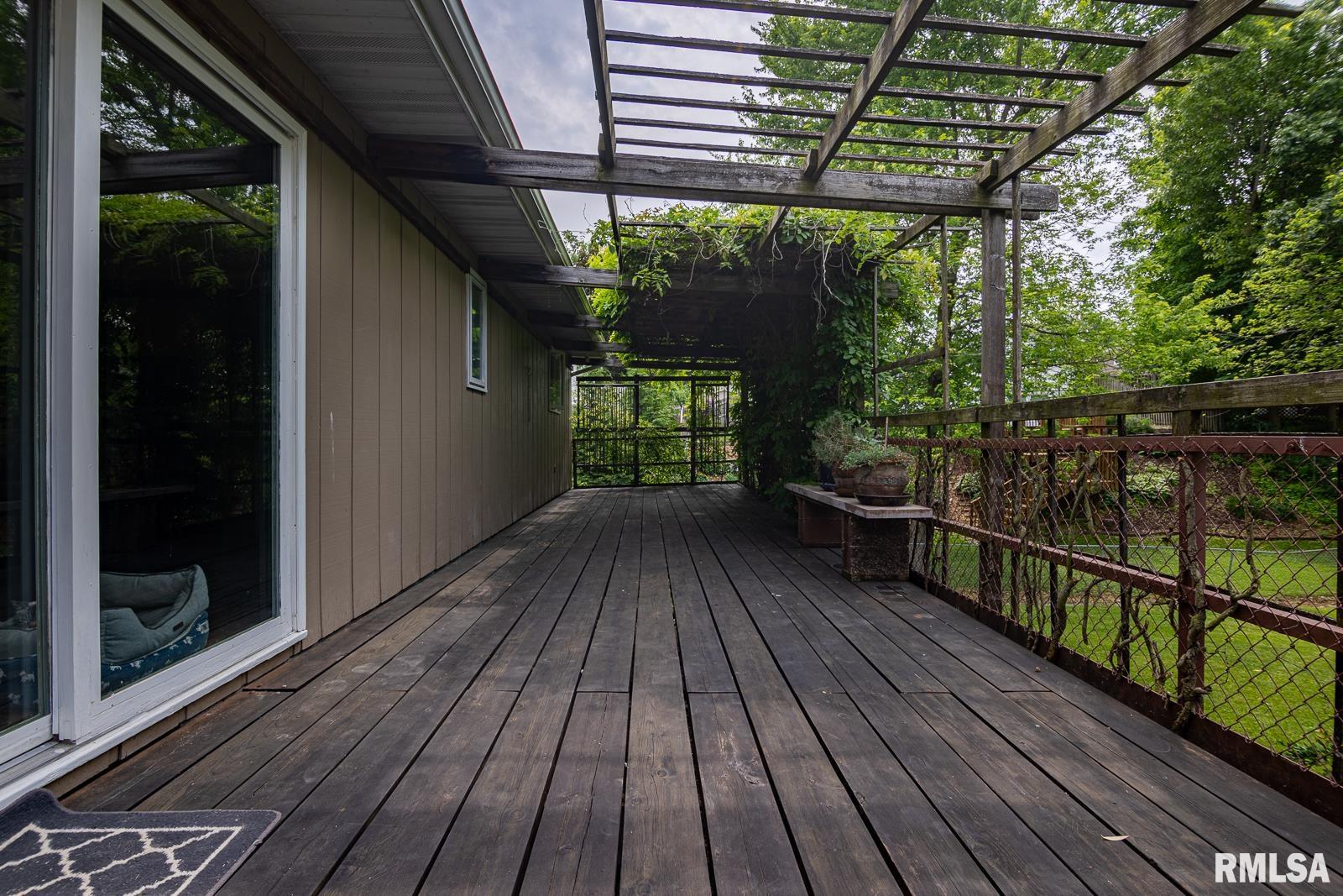1135 Fairlane Drive, Bettendorf, Iowa image 38