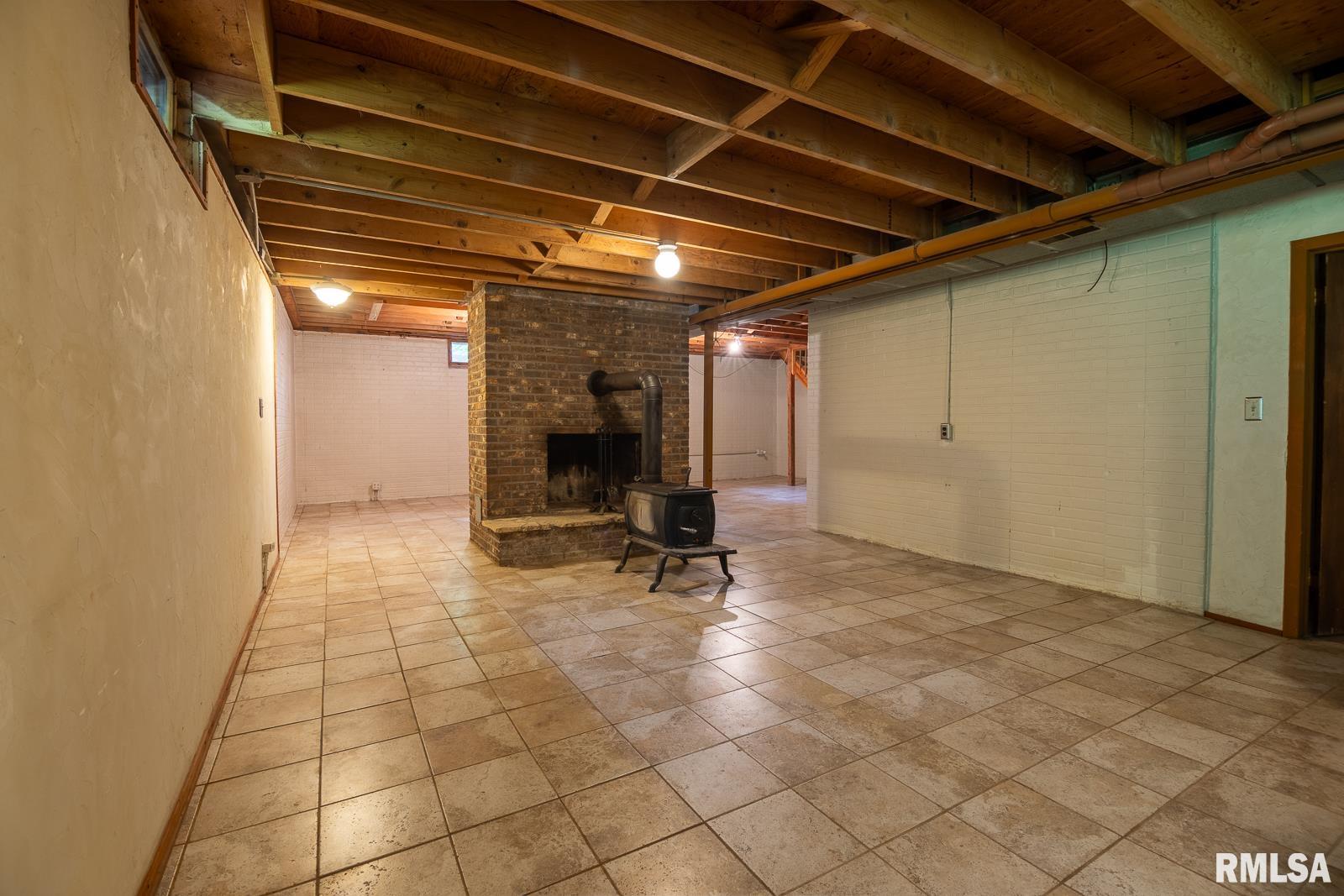 1135 Fairlane Drive, Bettendorf, Iowa image 31
