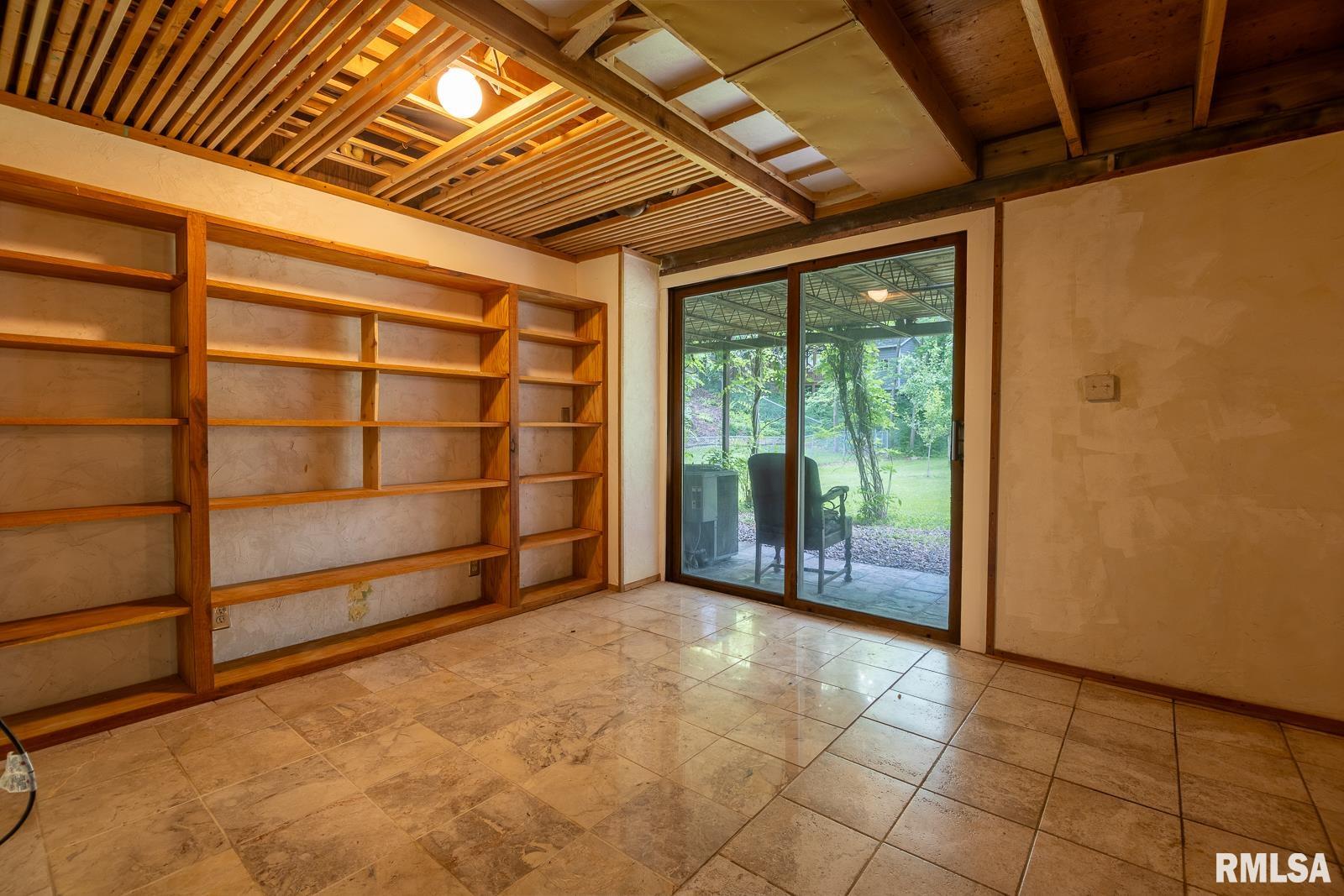 1135 Fairlane Drive, Bettendorf, Iowa image 34