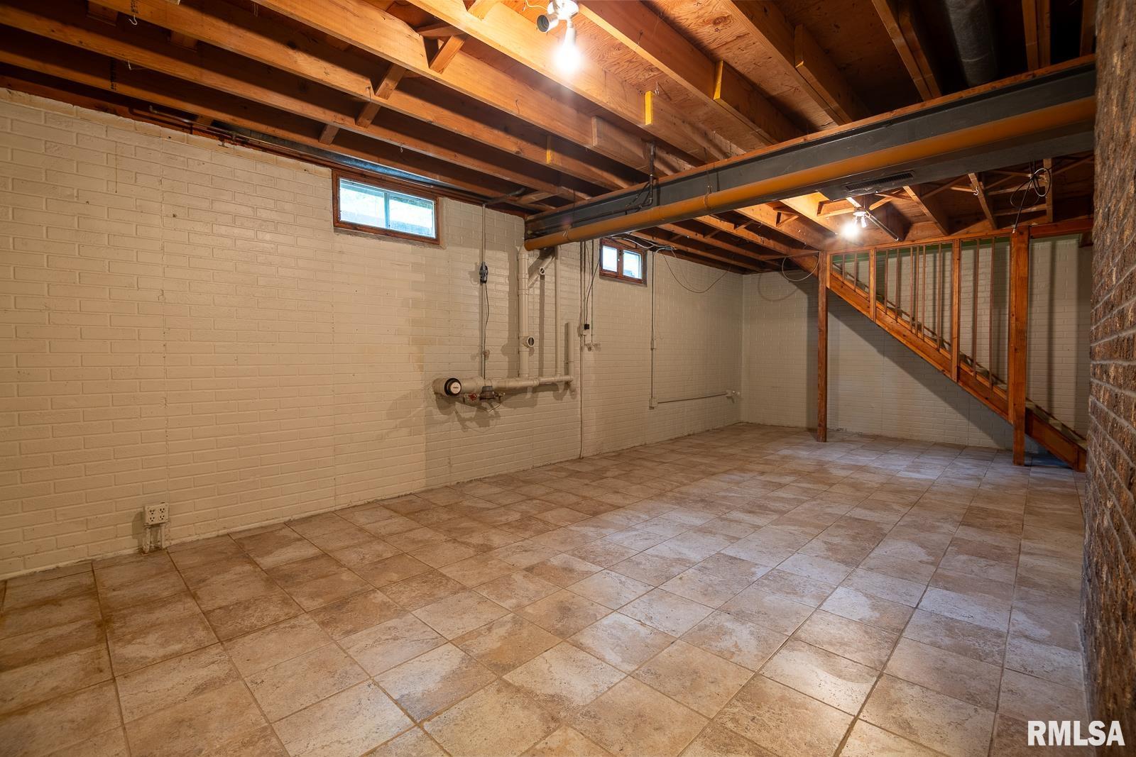 1135 Fairlane Drive, Bettendorf, Iowa image 30