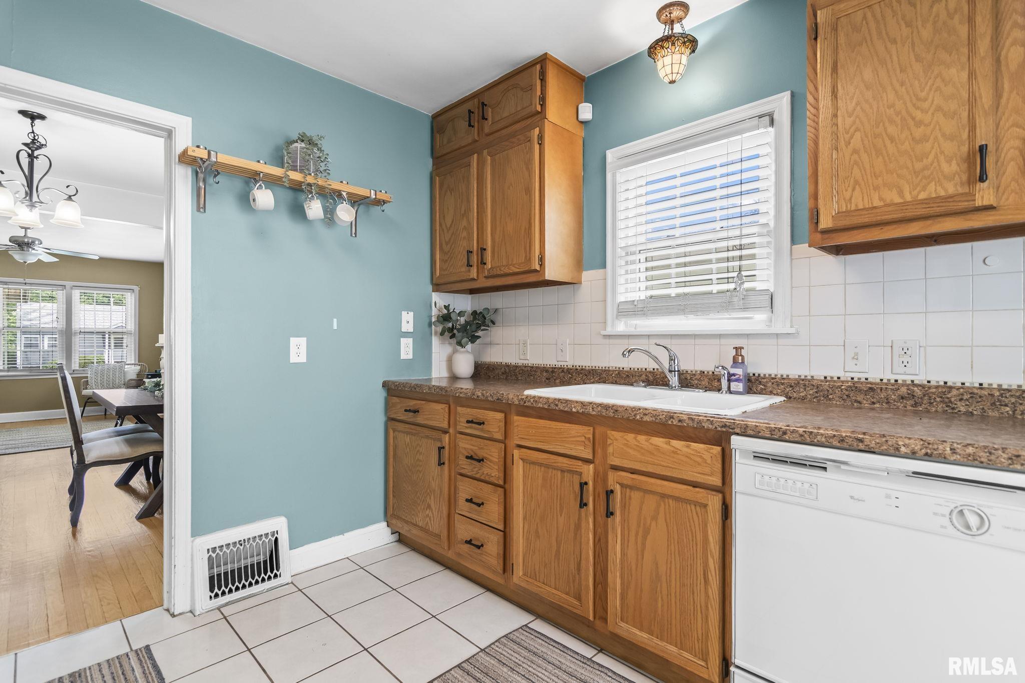 1622 W Cook Street, Springfield, Illinois image 11