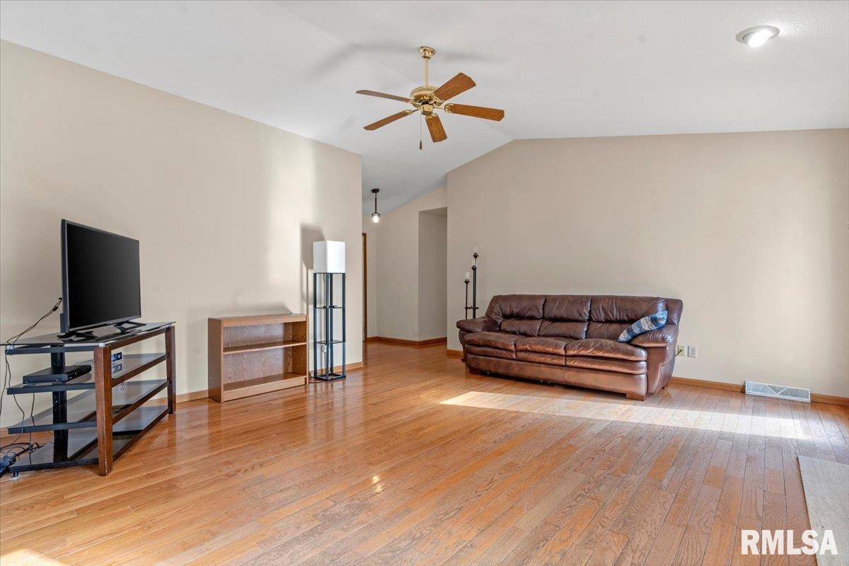 6321 Hayley Court, Springfield, Illinois image 3