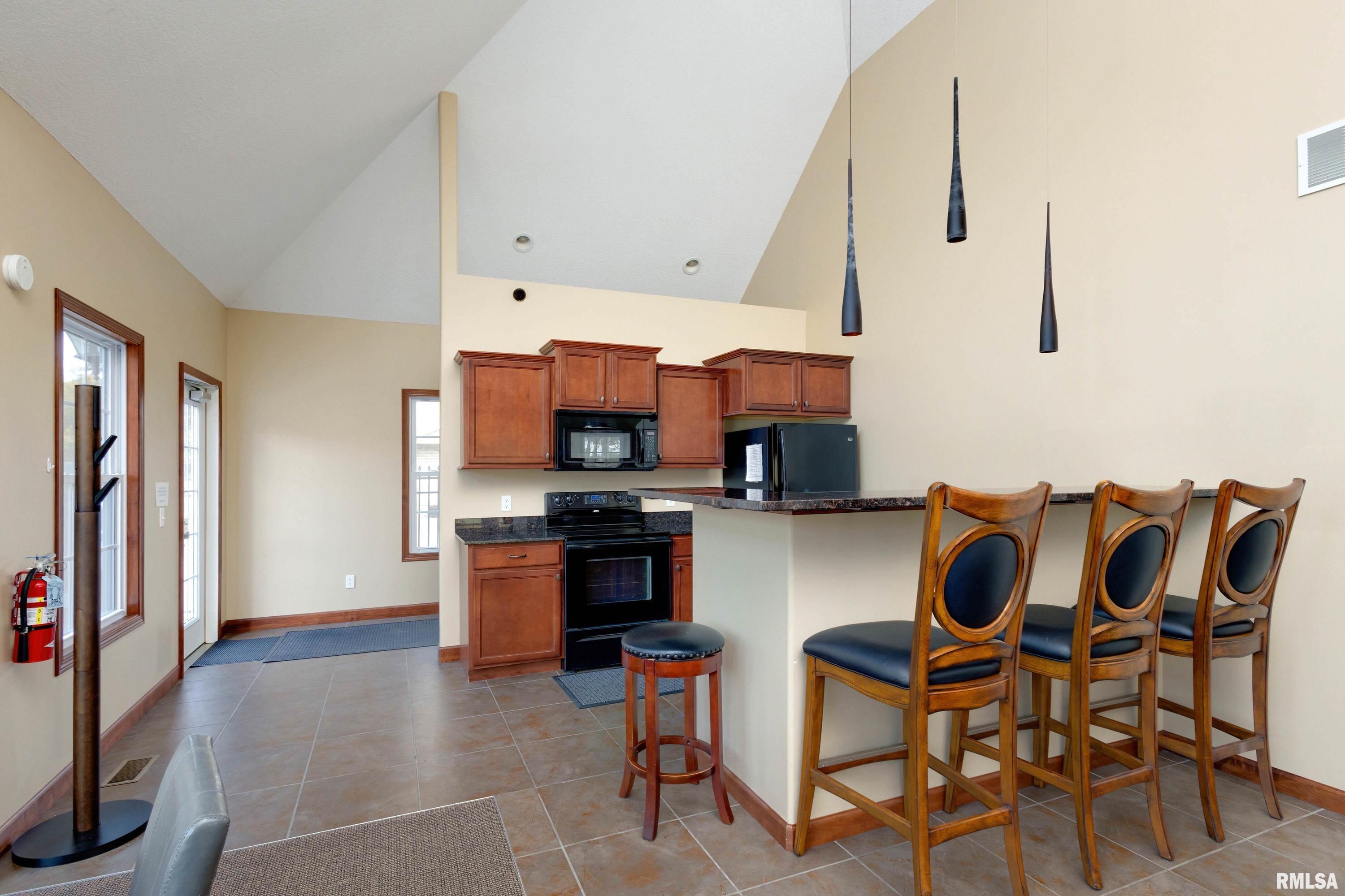 4102 Creek Hill Drive #102, Bettendorf, Iowa image 36