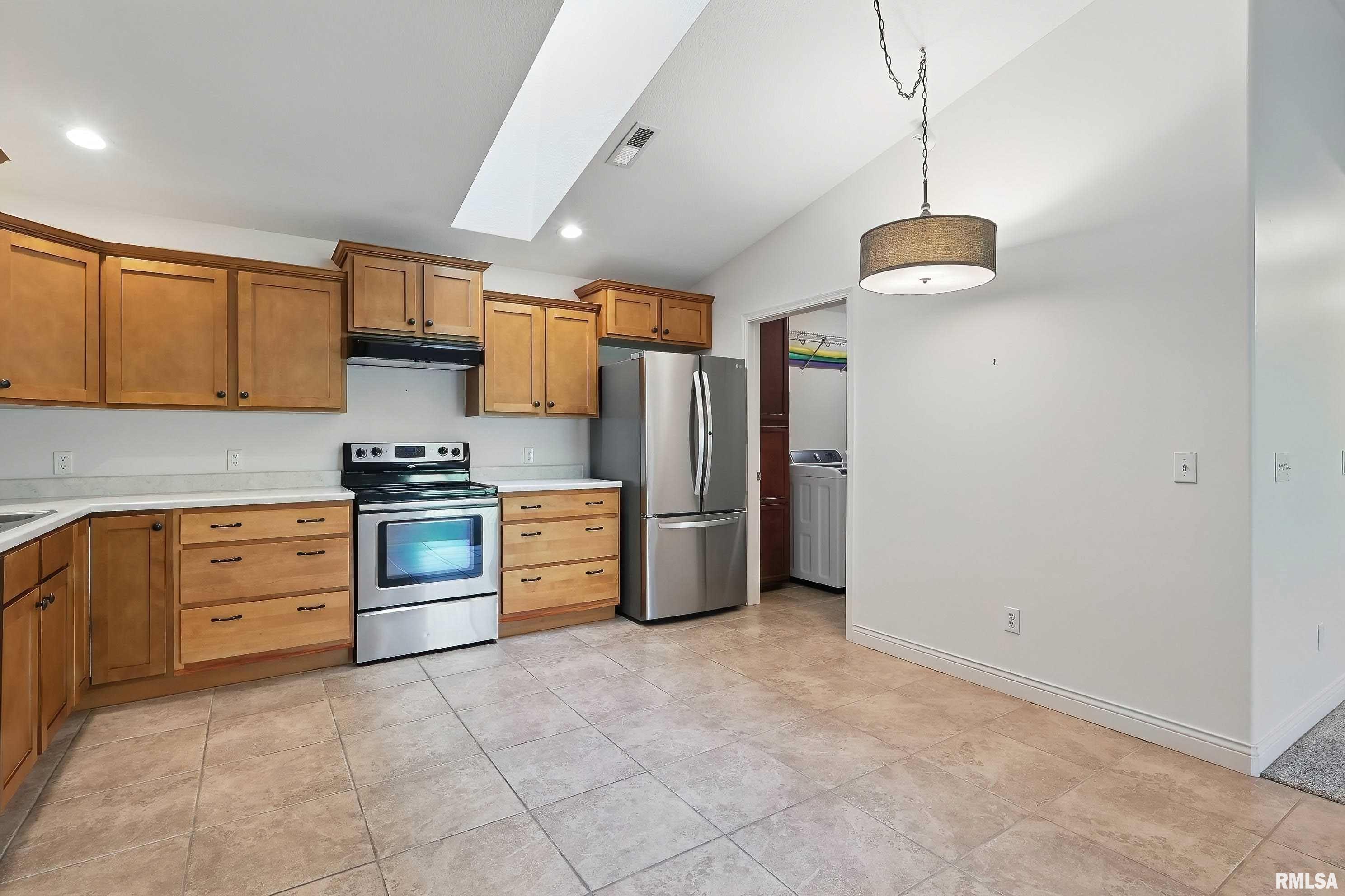 4102 Creek Hill Drive #102, Bettendorf, Iowa image 15