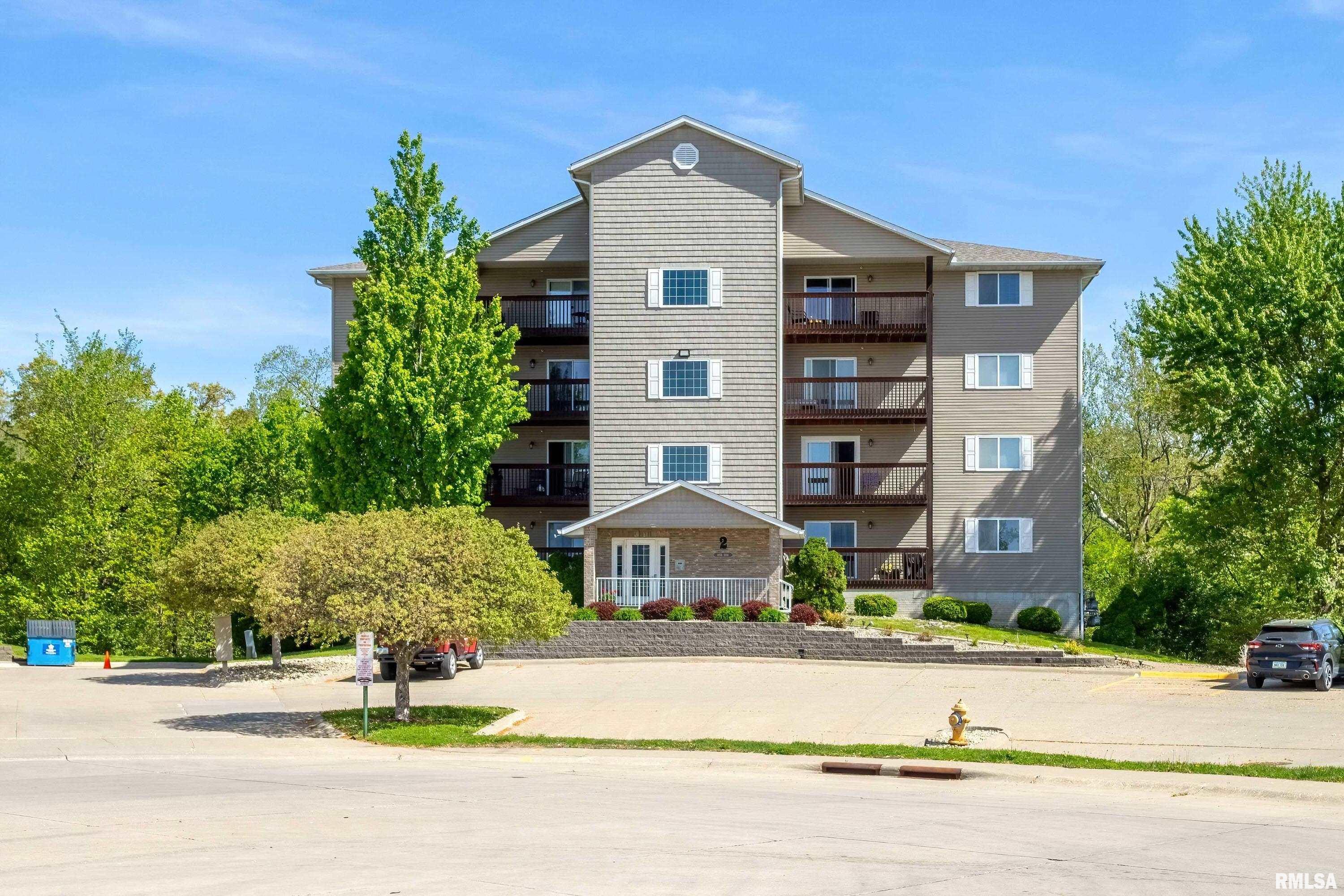 4102 Creek Hill Drive #102, Bettendorf, Iowa image 2