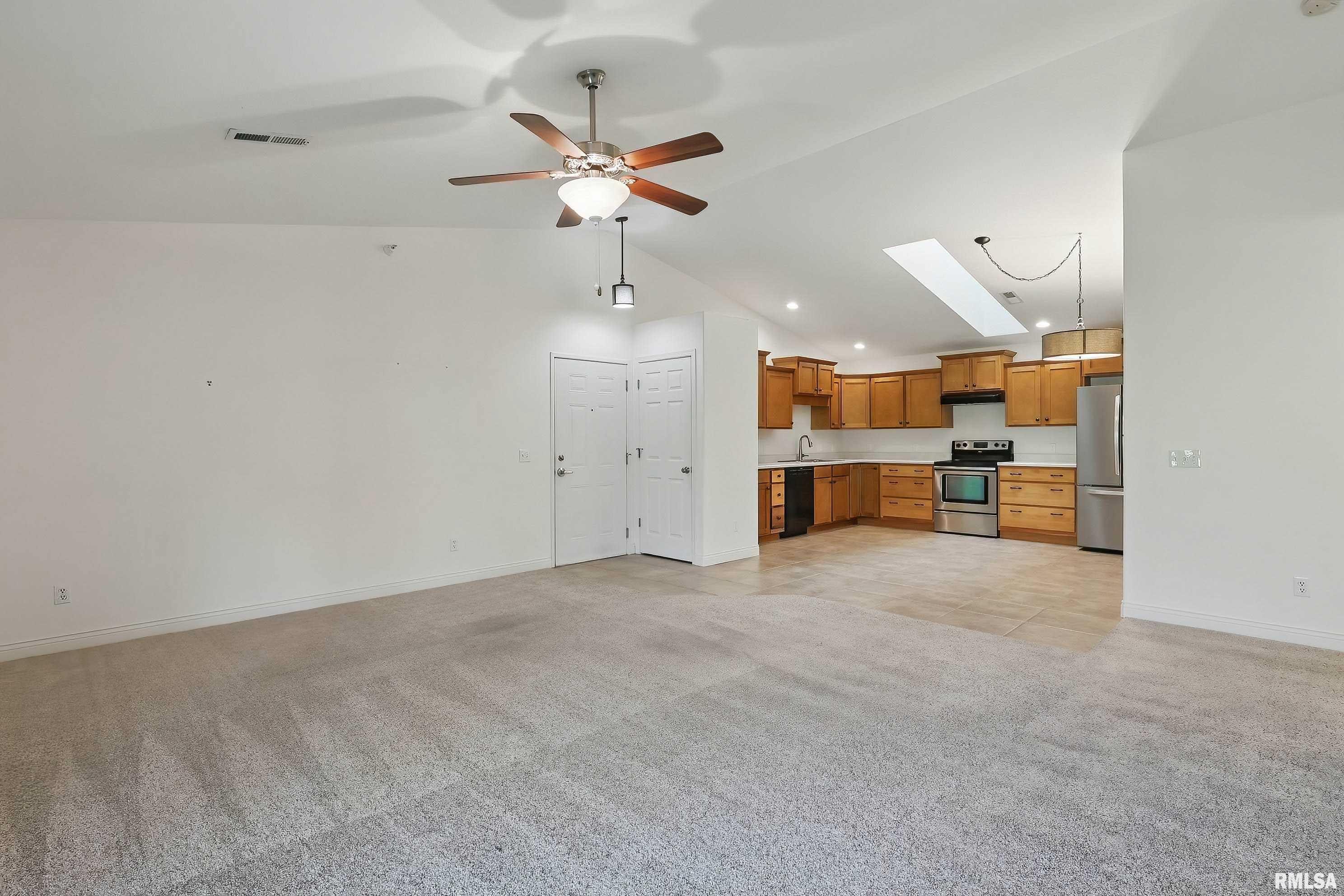 4102 Creek Hill Drive #102, Bettendorf, Iowa image 6