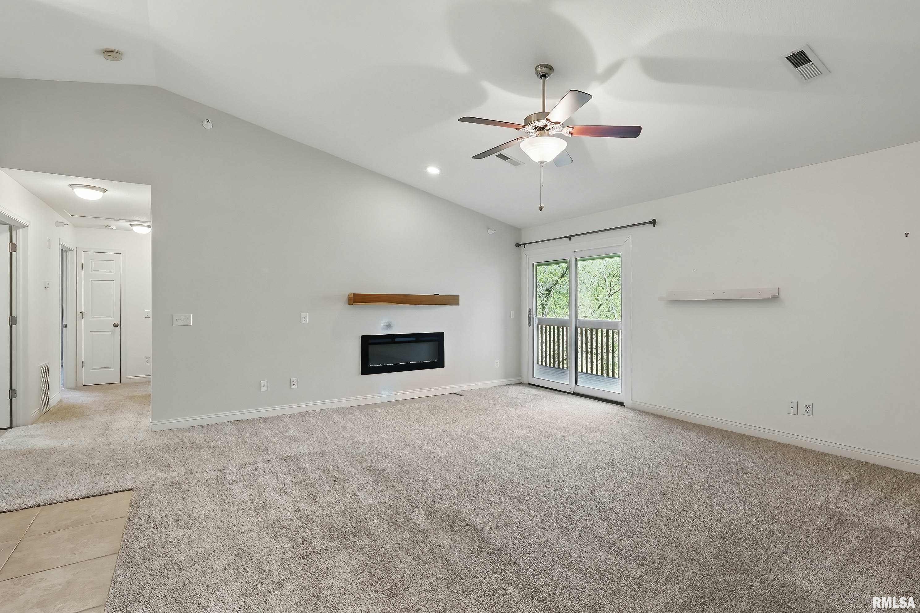 4102 Creek Hill Drive #102, Bettendorf, Iowa image 7