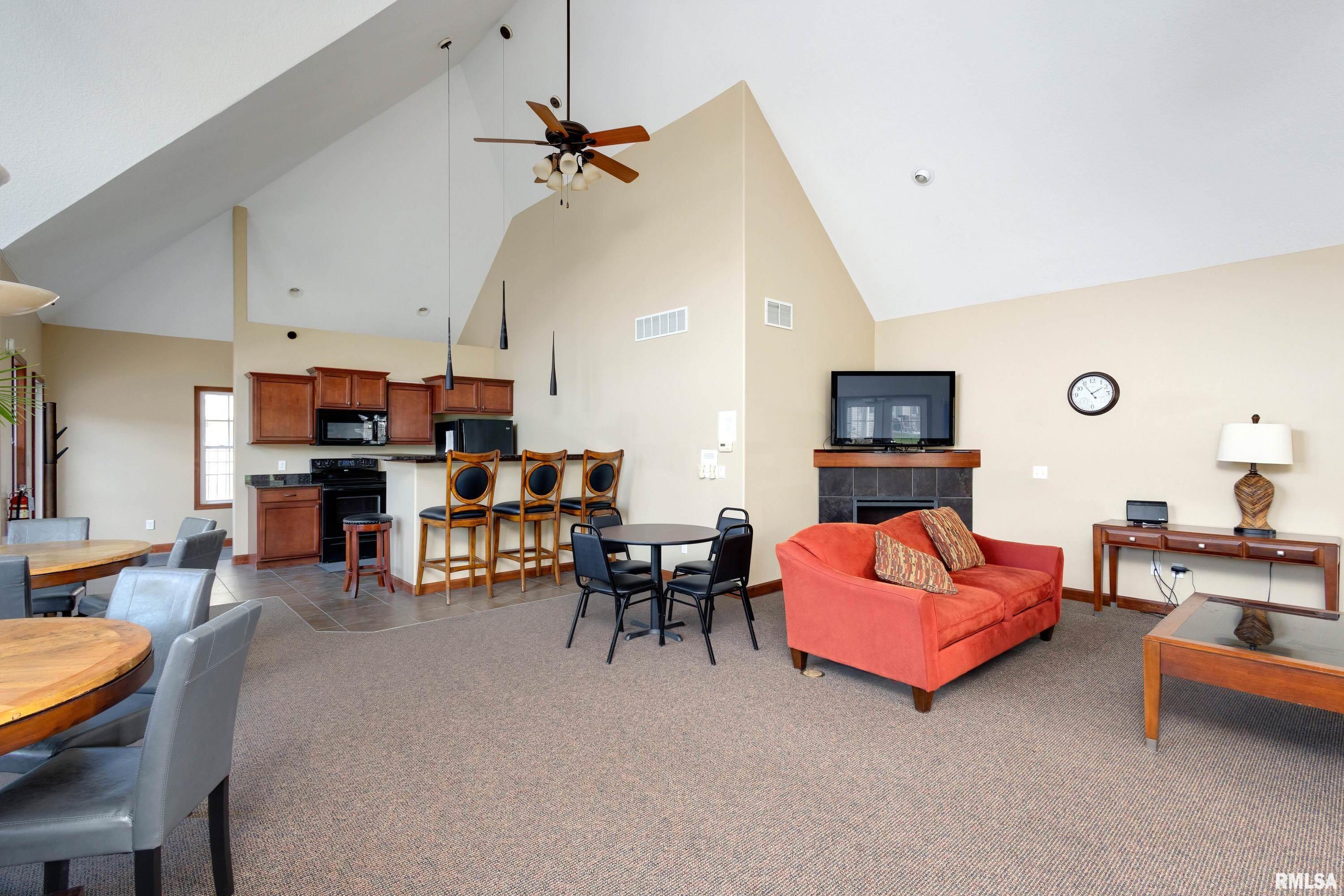 4102 Creek Hill Drive #102, Bettendorf, Iowa image 39