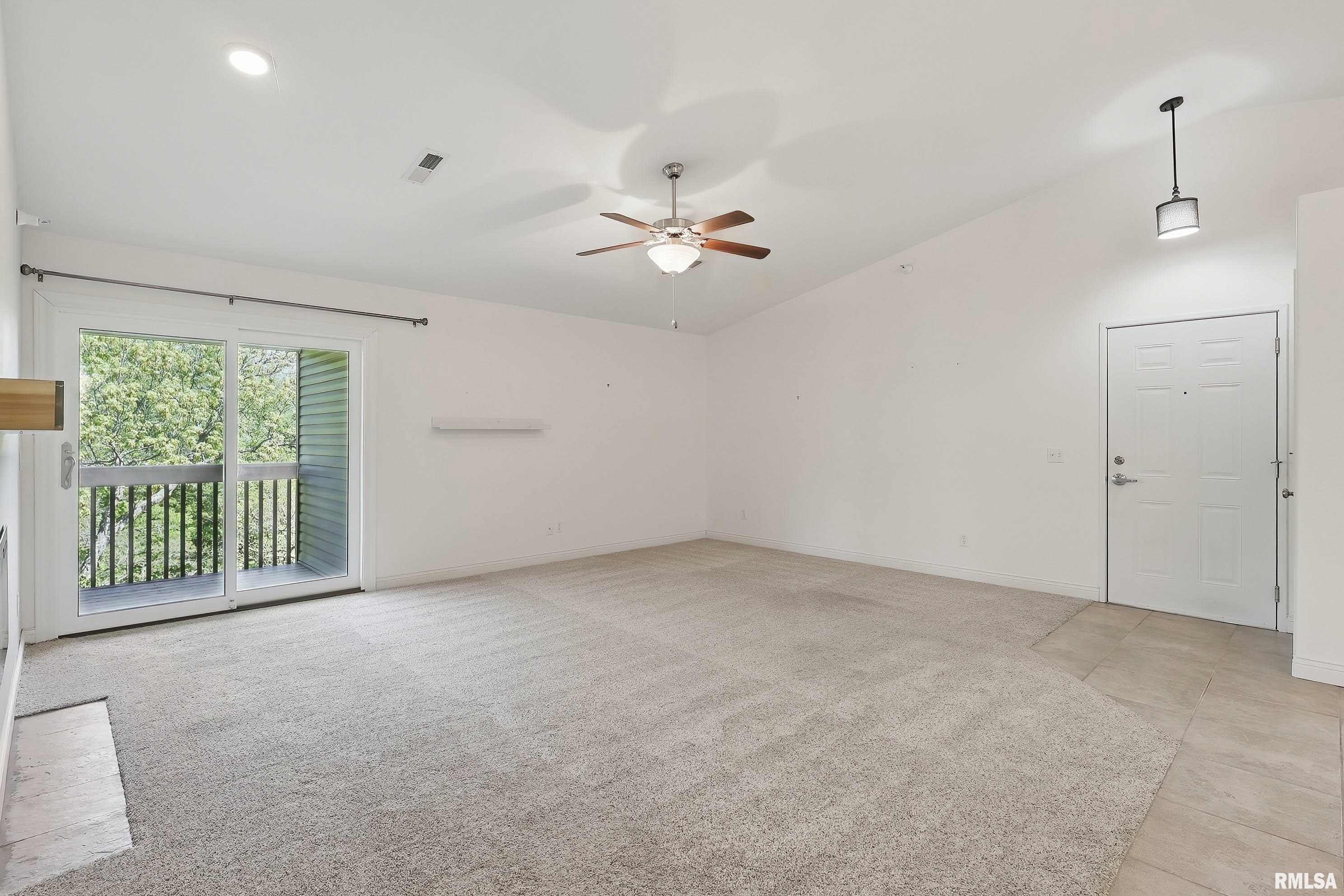 4102 Creek Hill Drive #102, Bettendorf, Iowa image 9