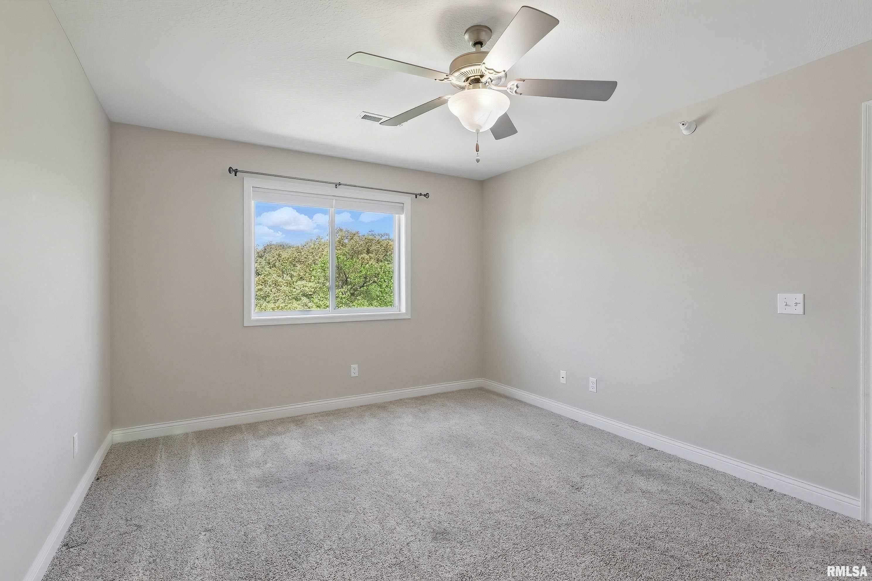 4102 Creek Hill Drive #102, Bettendorf, Iowa image 21