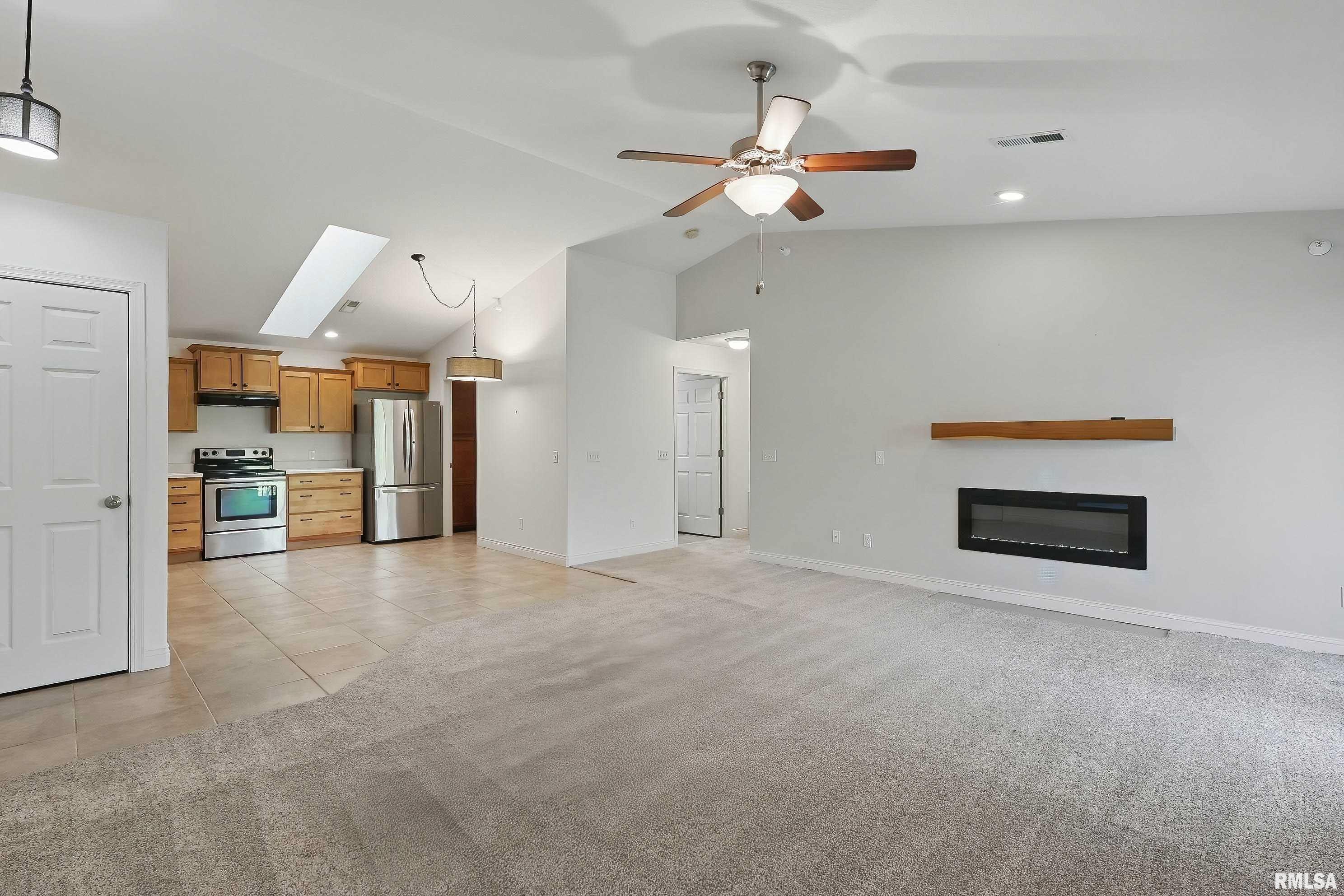 4102 Creek Hill Drive #102, Bettendorf, Iowa image 8