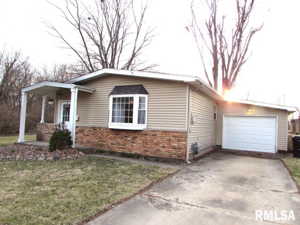 400 Hamilton Street, Washington, Illinois image 1