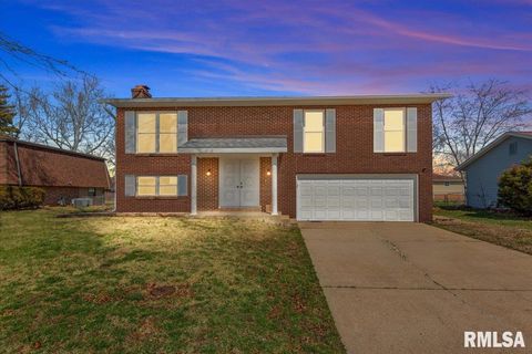 Homes For Sale - 101 Toulon Court<br/> Saint Clair County, Fairview Heights, IL 62208