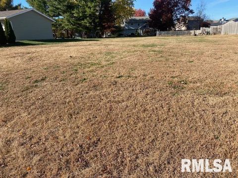 Vacant Land For Sale - 2105 Alameda Drive<br/> Tazewell County, Pekin, IL 61554