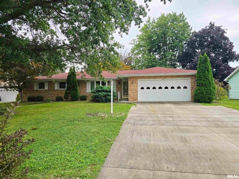 Homes For Sale - 216 Gettysburg Drive<br/> Canton, IL 61520