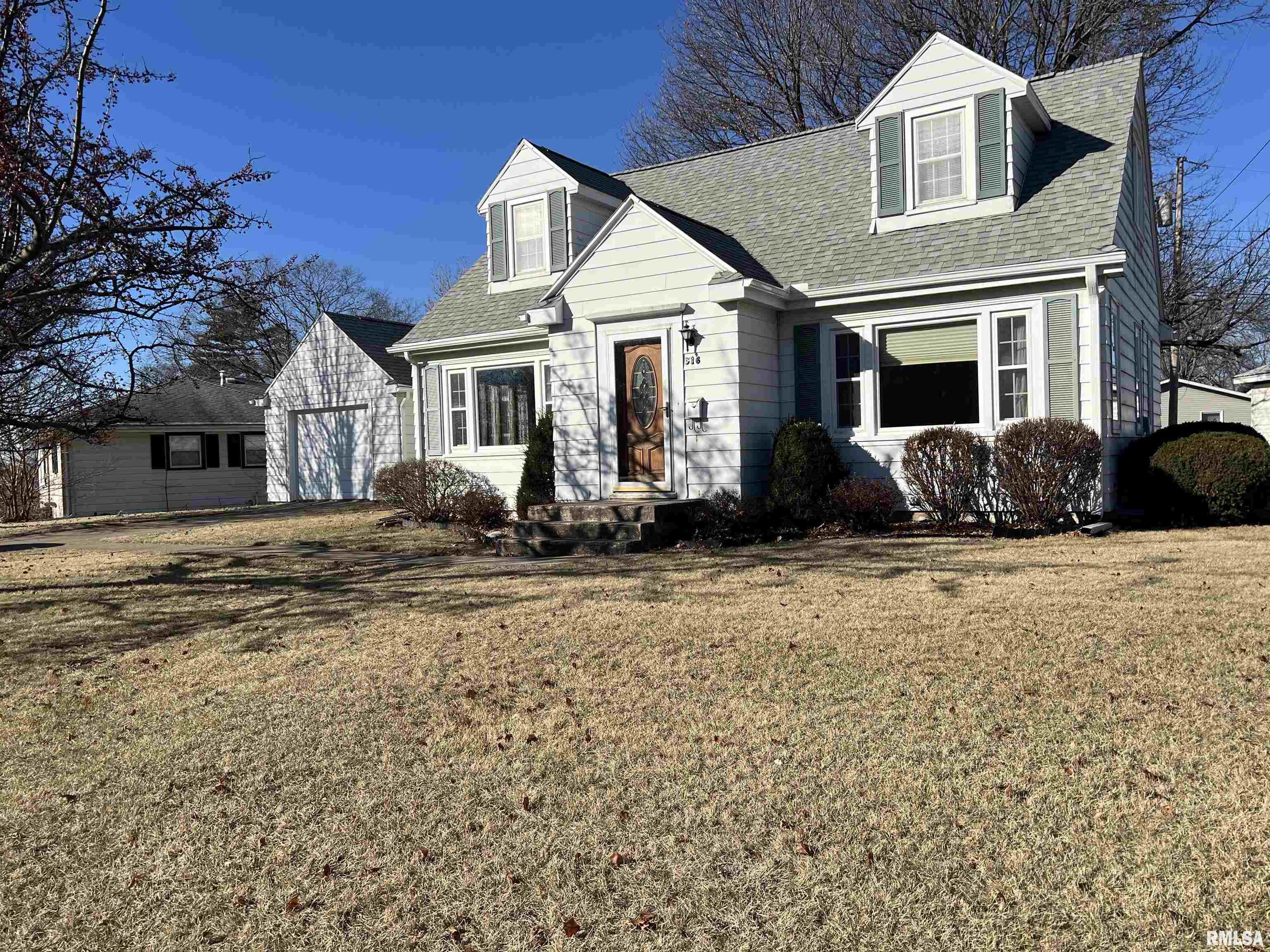 516 Highview Drive, Clinton, Iowa image 1