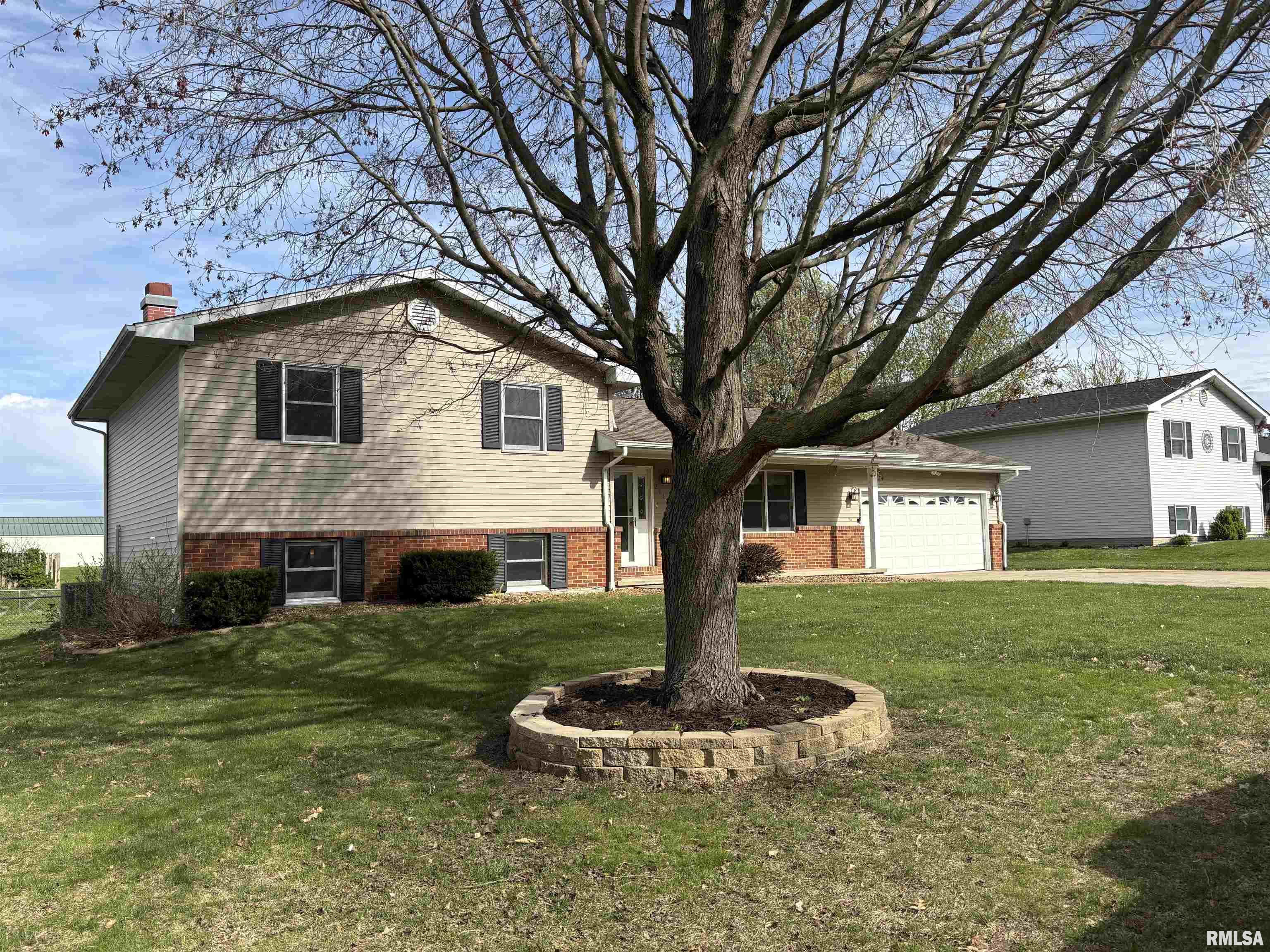 2110 Magnolia Drive, Jacksonville, Illinois image 4