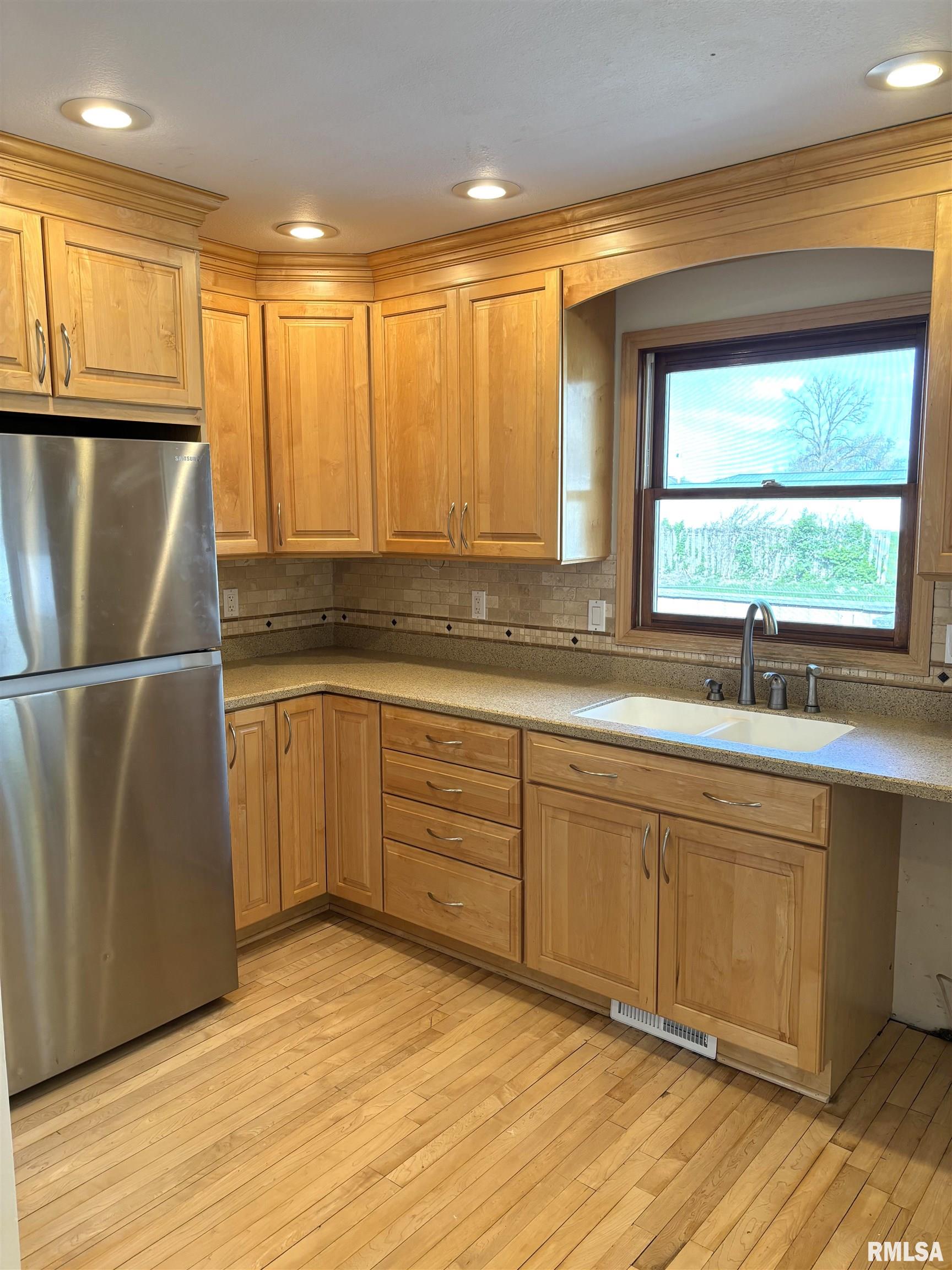 2110 Magnolia Drive, Jacksonville, Illinois image 14