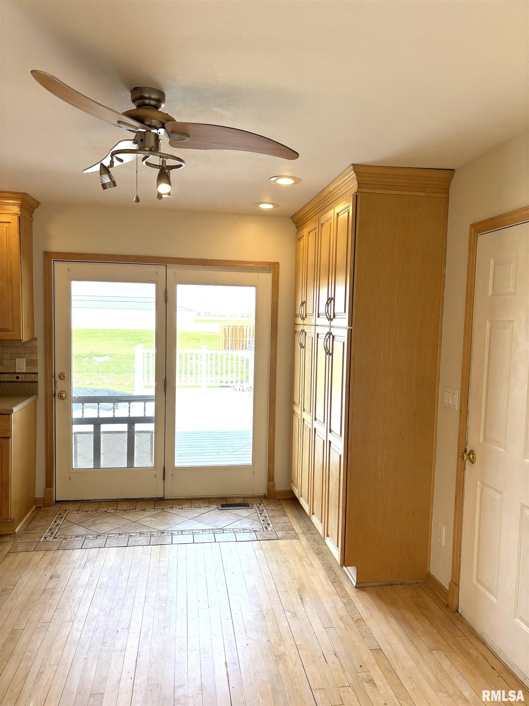 2110 Magnolia Drive, Jacksonville, Illinois image 9