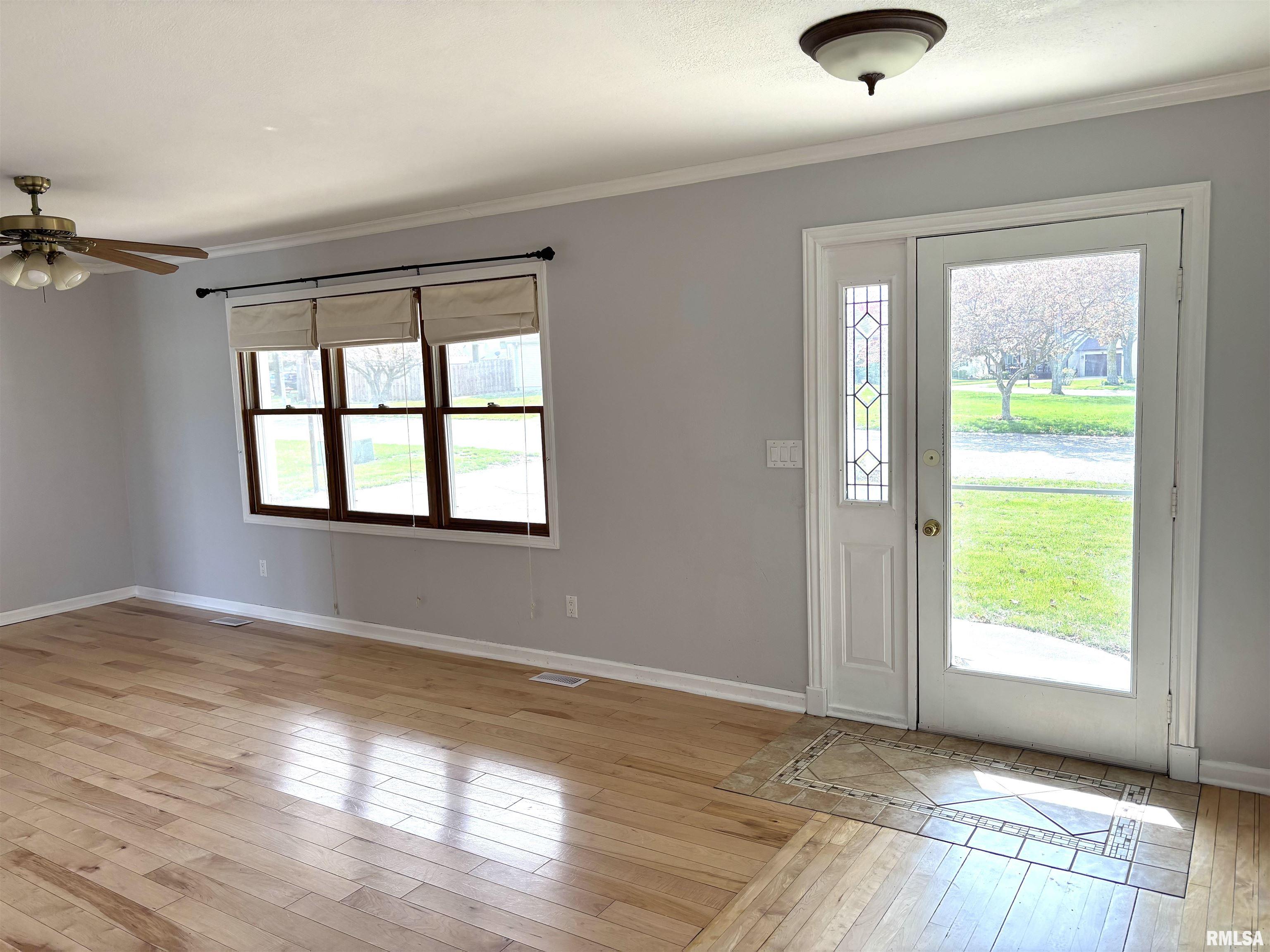 2110 Magnolia Drive, Jacksonville, Illinois image 8