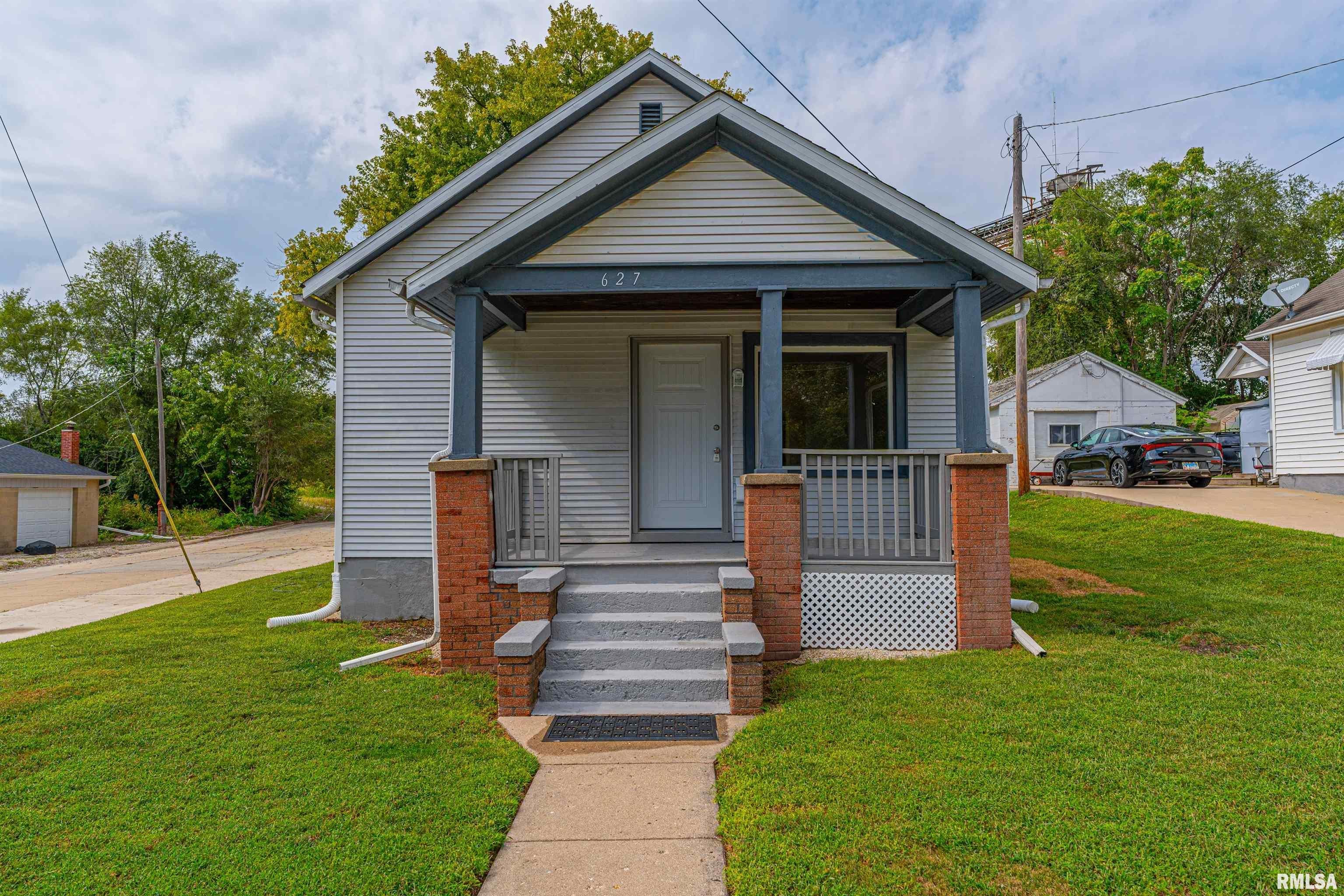 627 S KICKAPOO Street