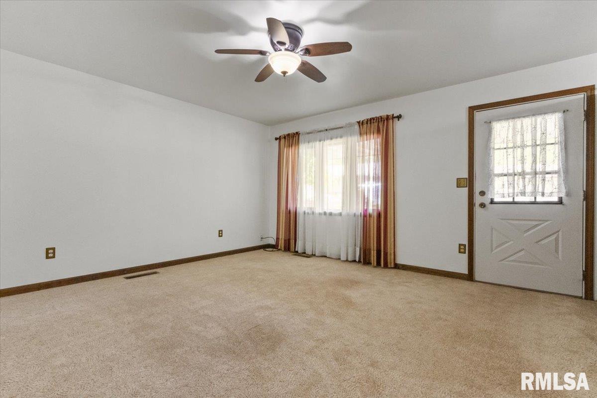 105 Beloit Road, Marquette Heights, Illinois image 9