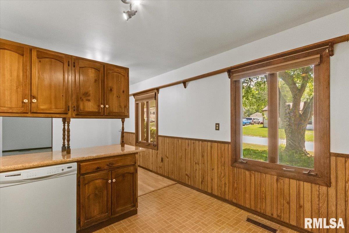 105 Beloit Road, Marquette Heights, Illinois image 16
