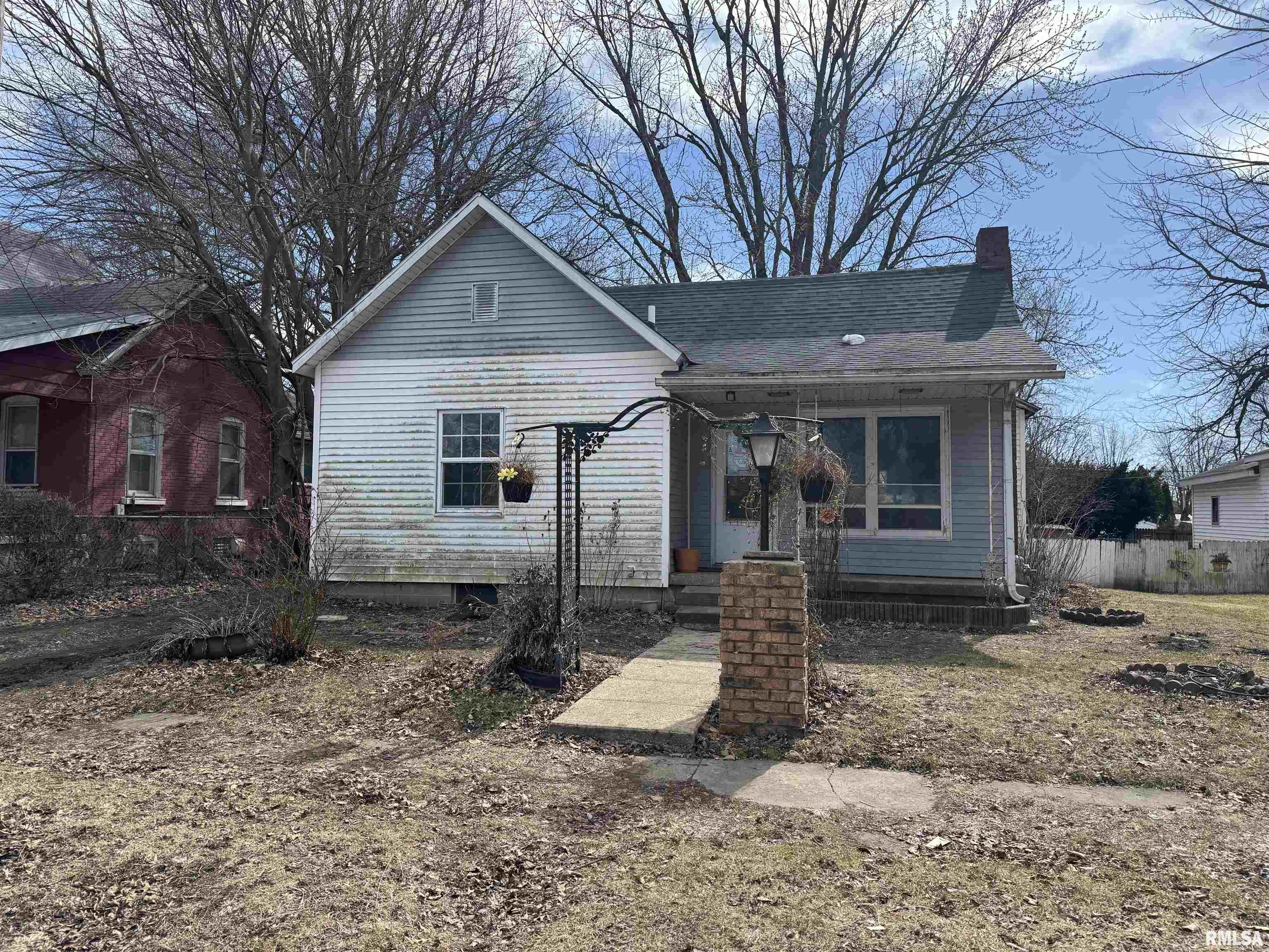 944 E Walnut Street, Canton, Illinois image 2
