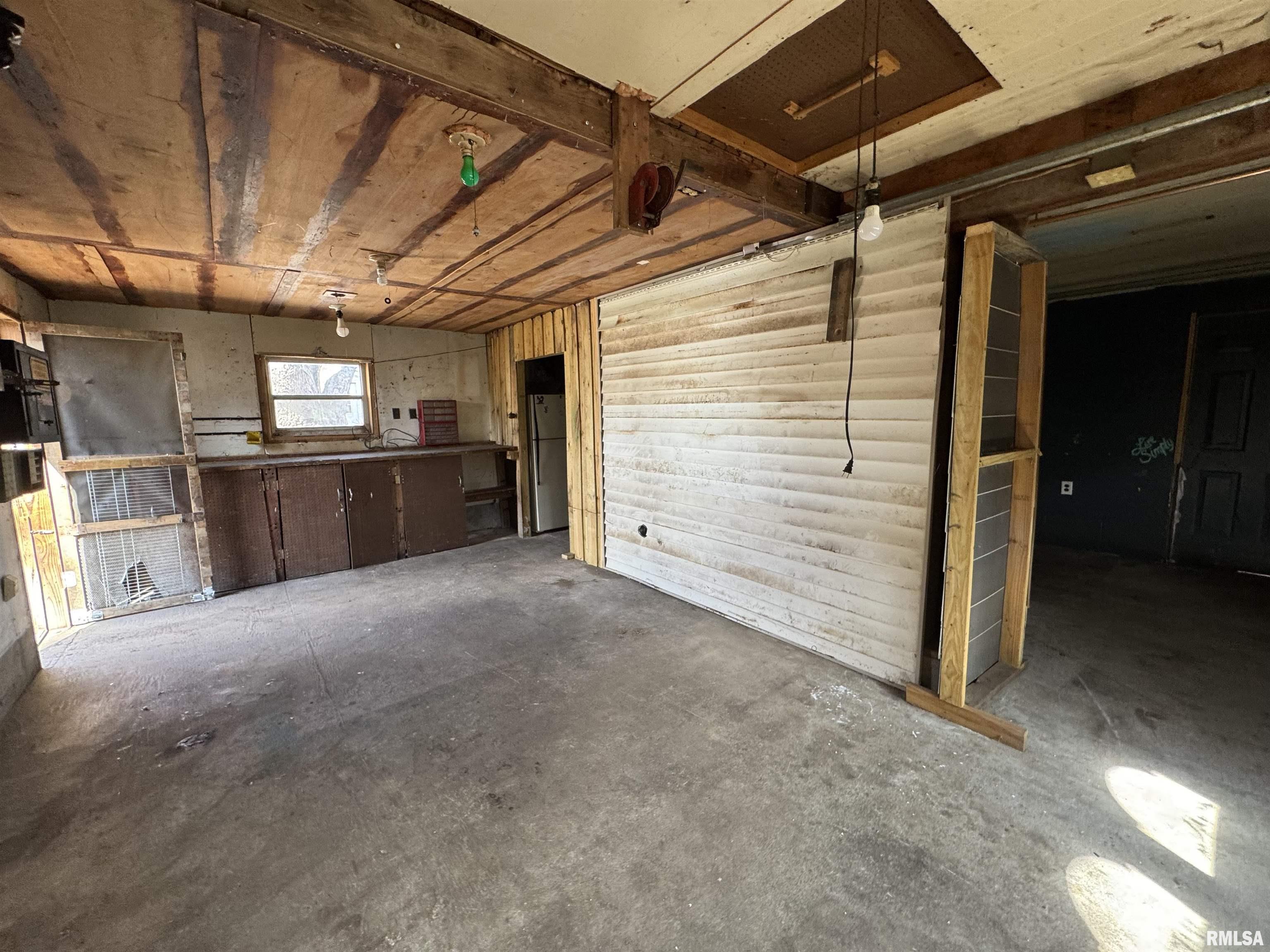 944 E Walnut Street, Canton, Illinois image 19