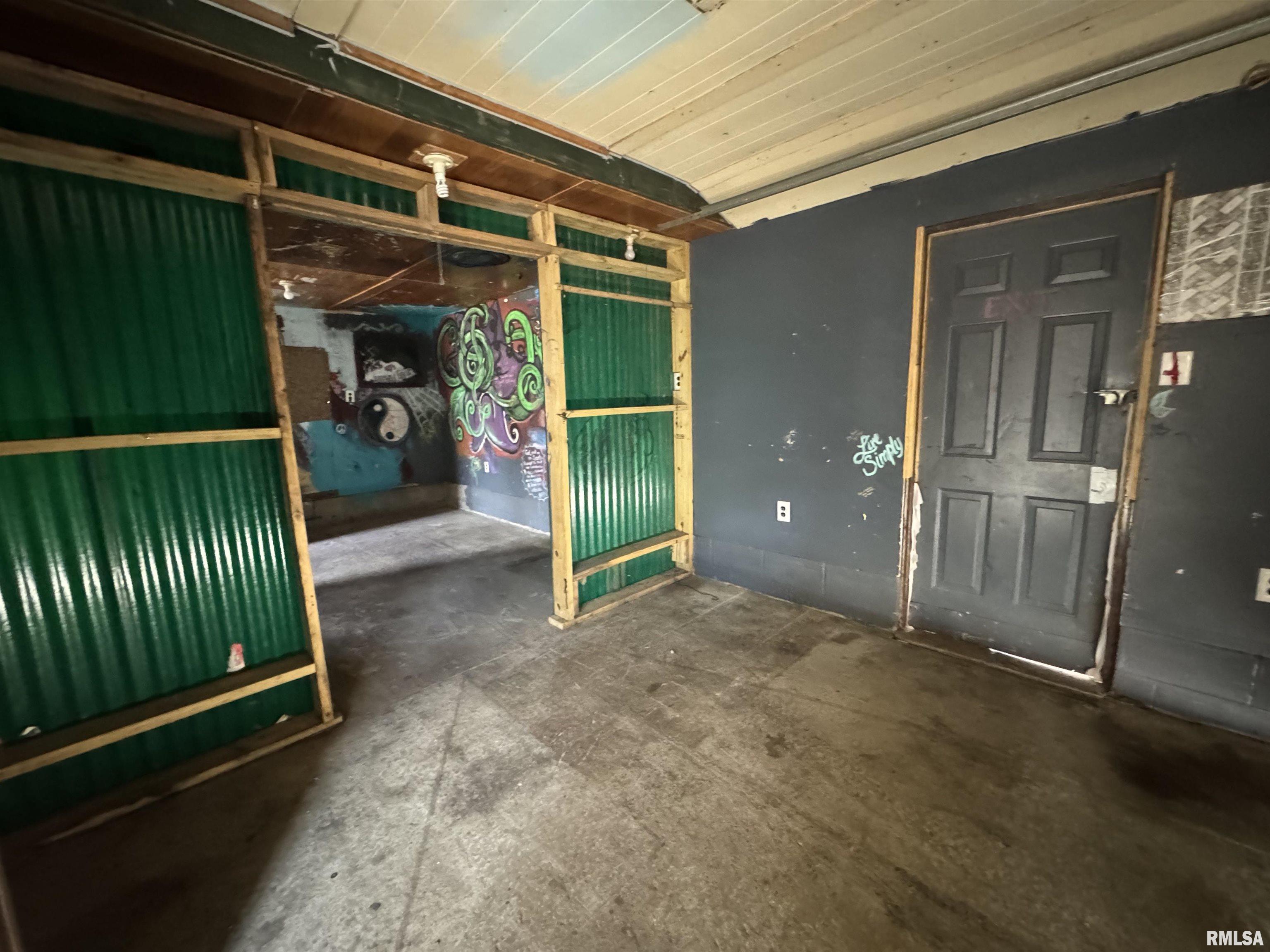 944 E Walnut Street, Canton, Illinois image 20