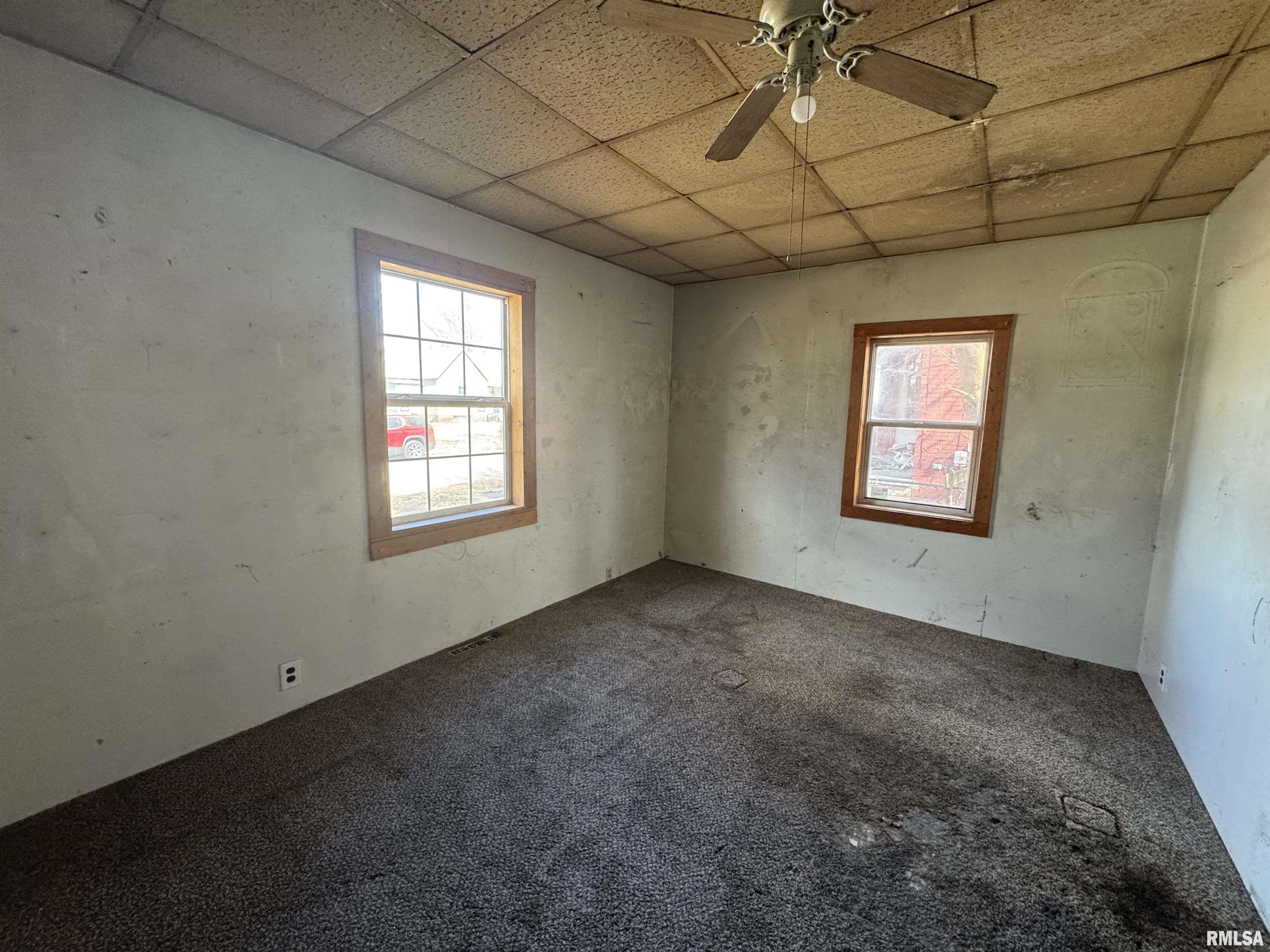 944 E Walnut Street, Canton, Illinois image 11
