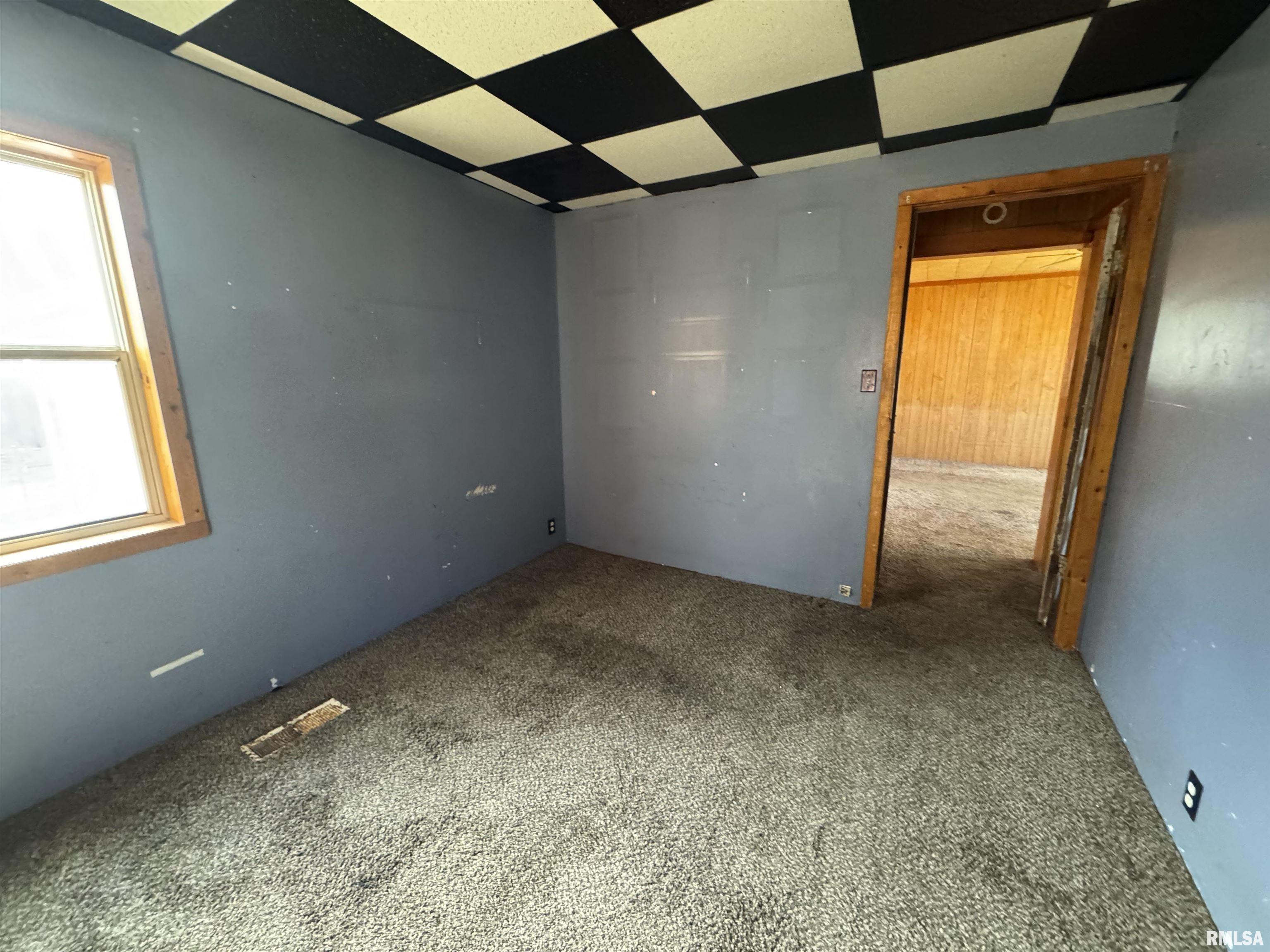 944 E Walnut Street, Canton, Illinois image 14