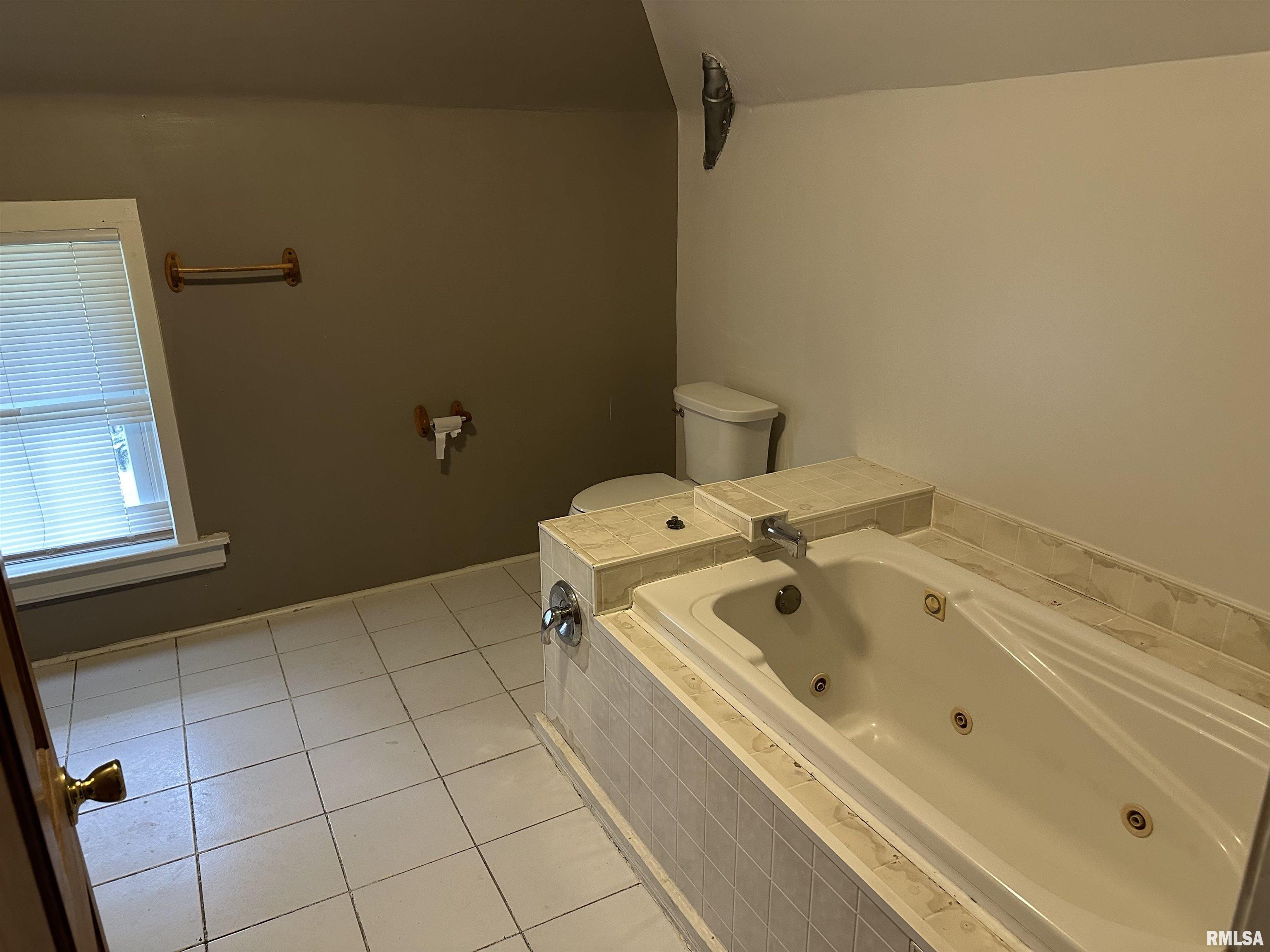 2811 8th Avenue, Rock Island, Illinois image 10