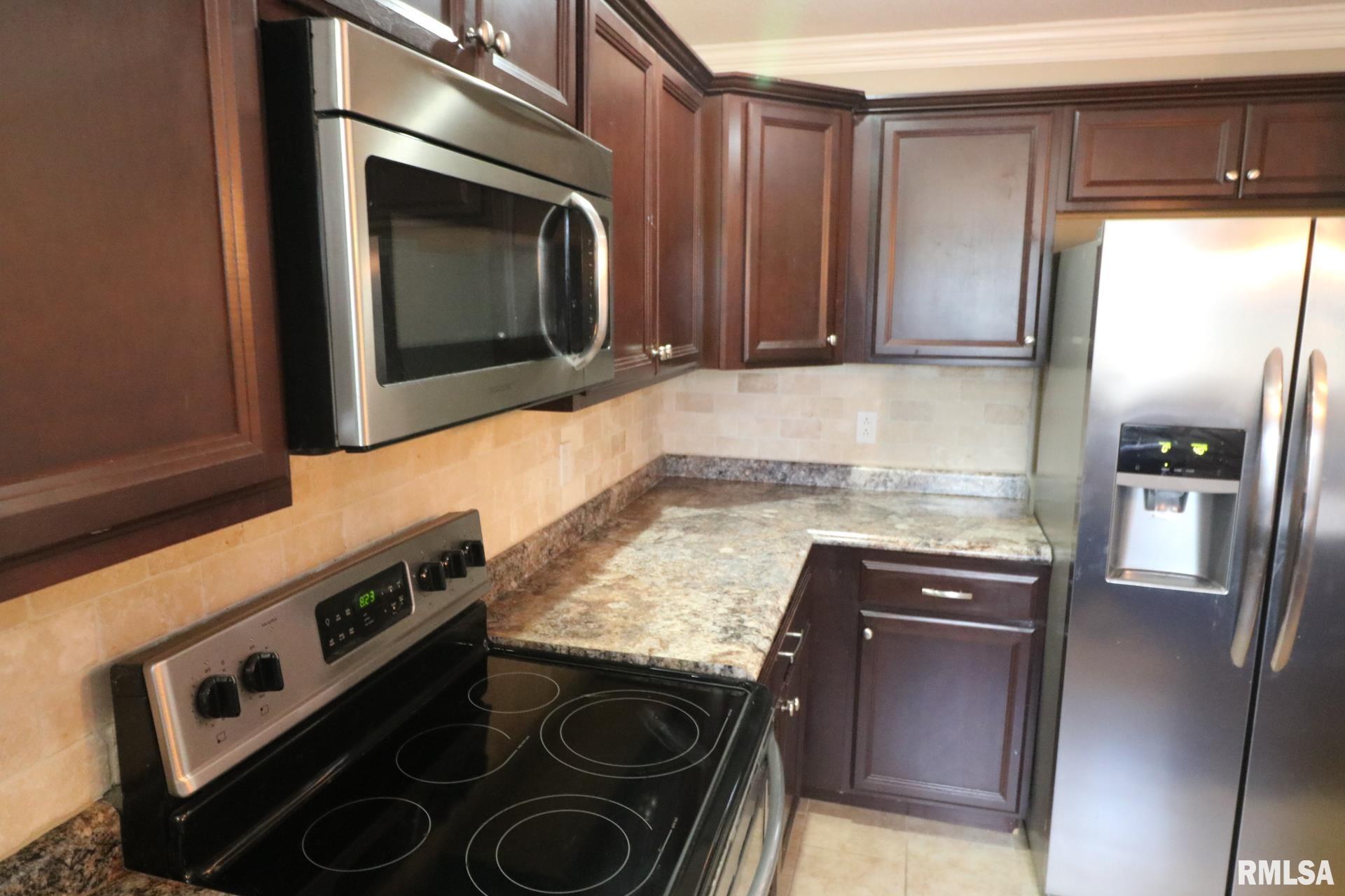 914 Valley Drive, Carterville, Illinois image 7
