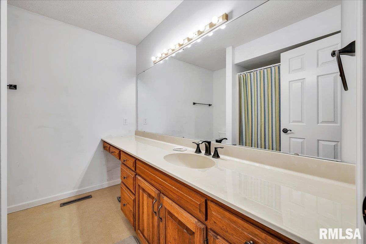 11901 N Windcrest Court, Dunlap, Illinois image 23