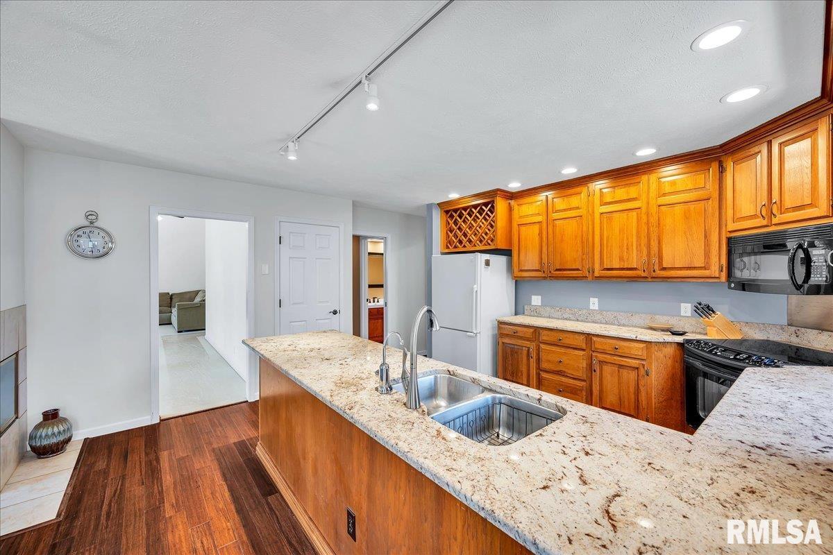 11901 N Windcrest Court, Dunlap, Illinois image 12