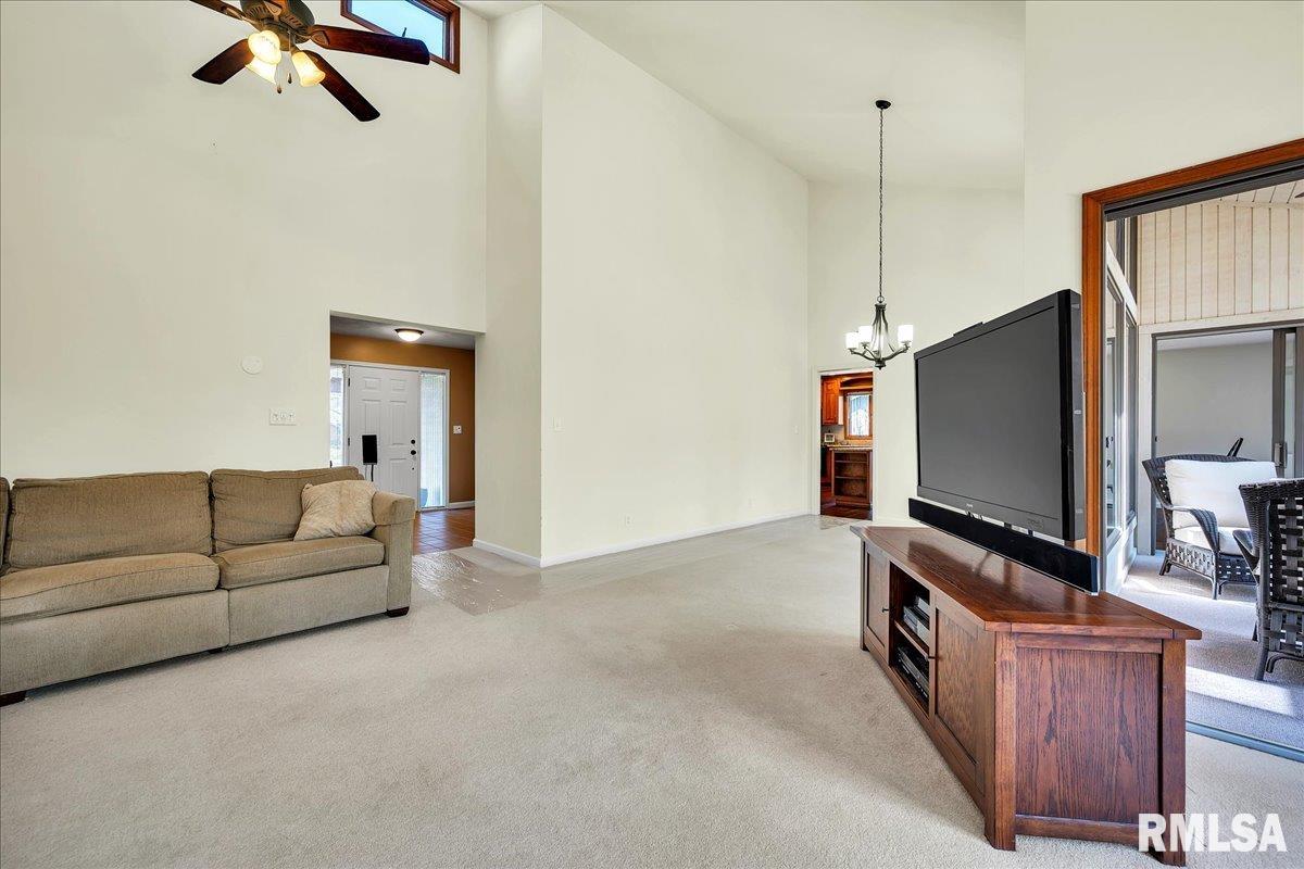 11901 N Windcrest Court, Dunlap, Illinois image 6