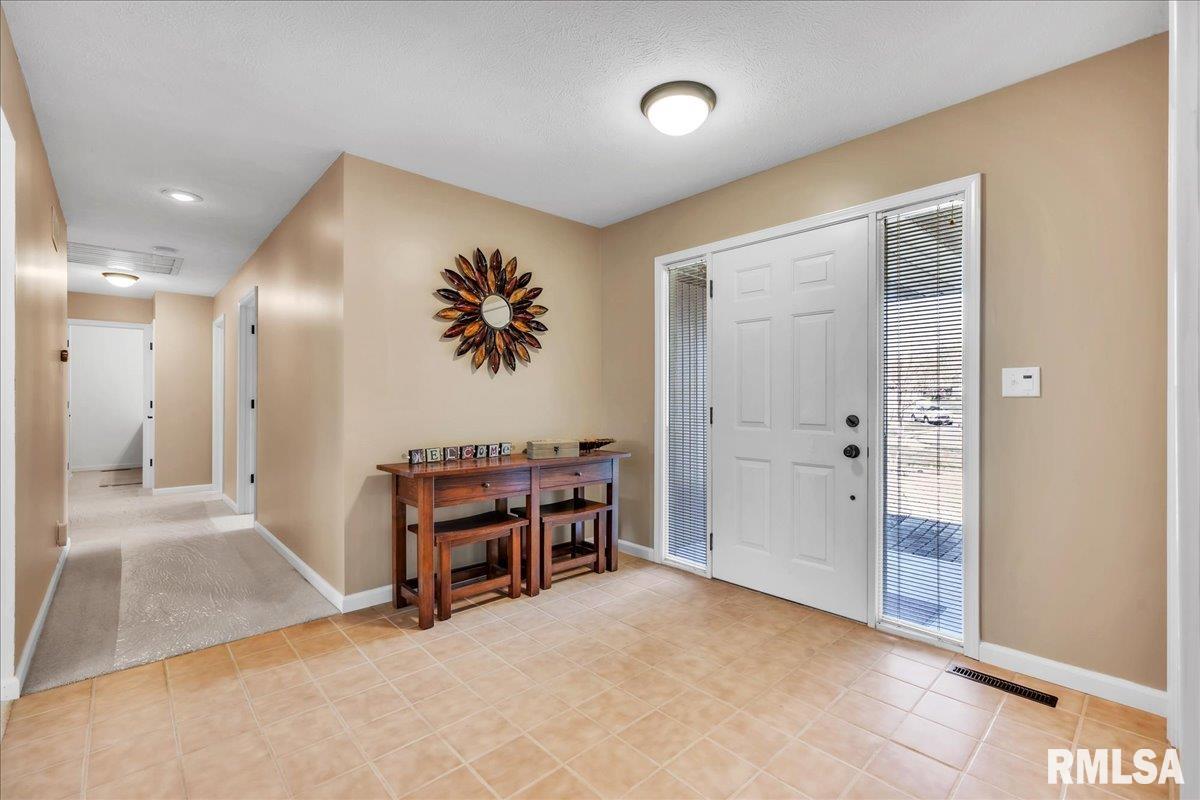 11901 N Windcrest Court, Dunlap, Illinois image 4