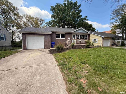 Homes For Sale - 1951 E Florida Court<br/> Decatur, IL 62521