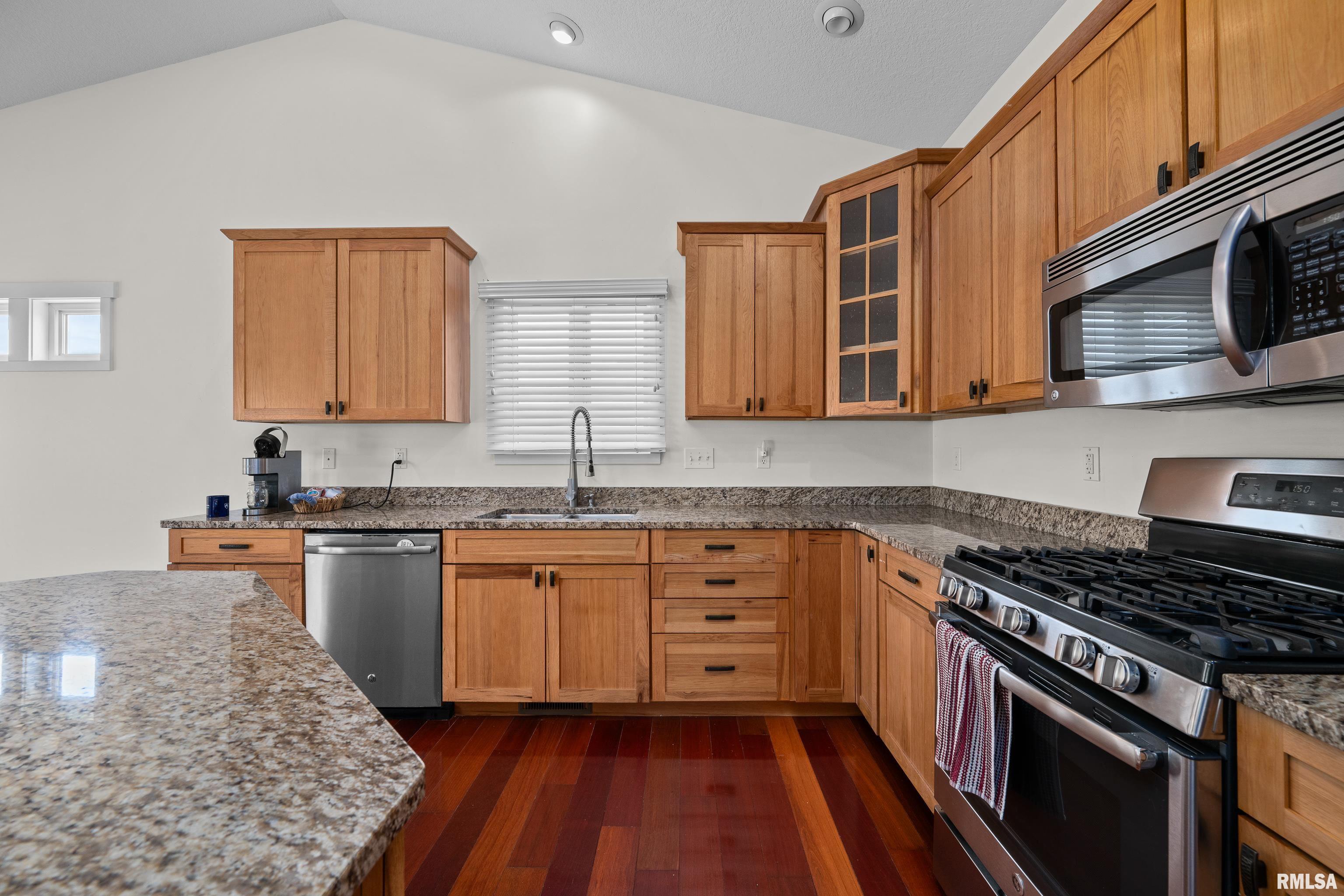 17 Blackstone Way, Le Claire, Iowa image 19