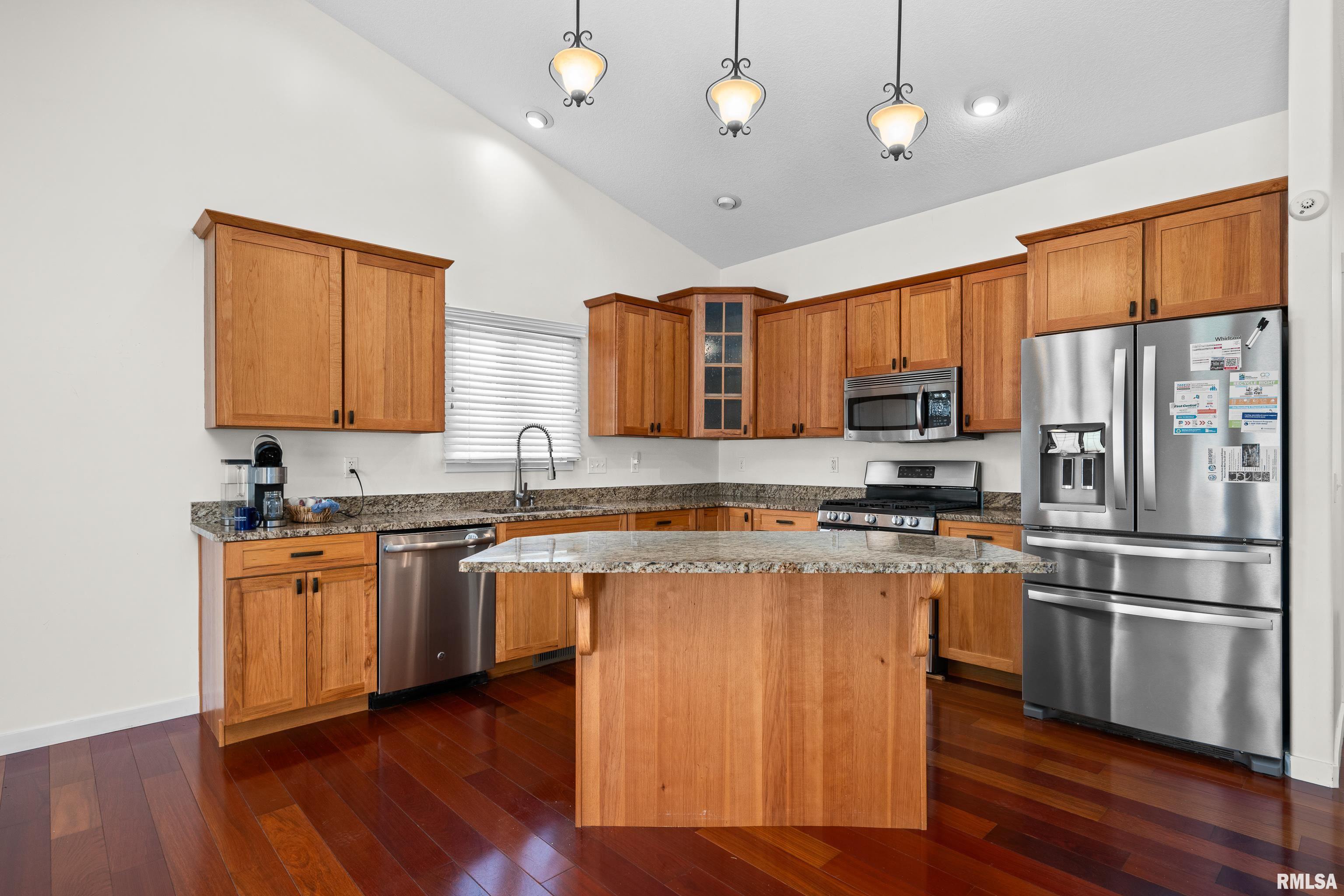 17 Blackstone Way, Le Claire, Iowa image 16
