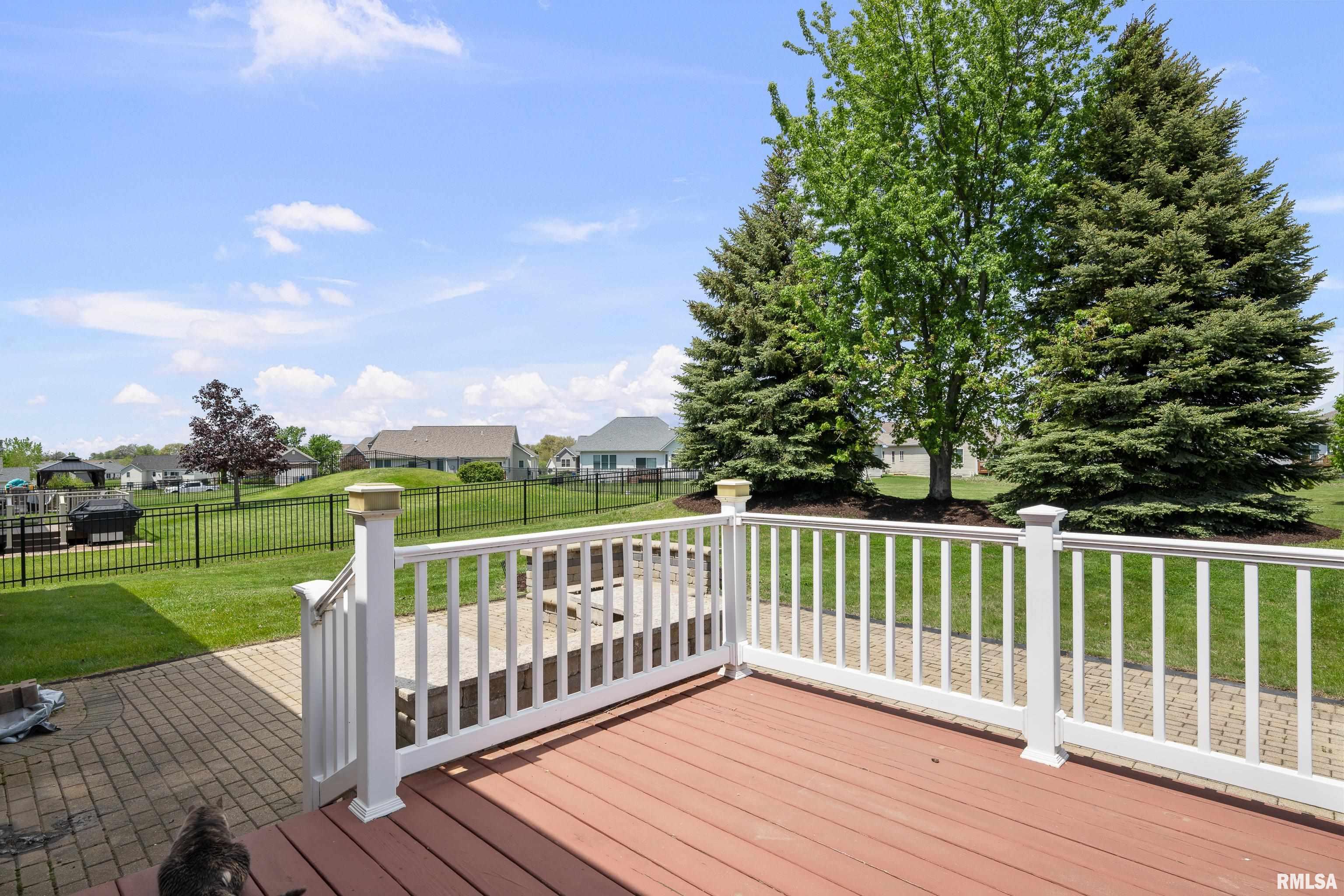 17 Blackstone Way, Le Claire, Iowa image 24