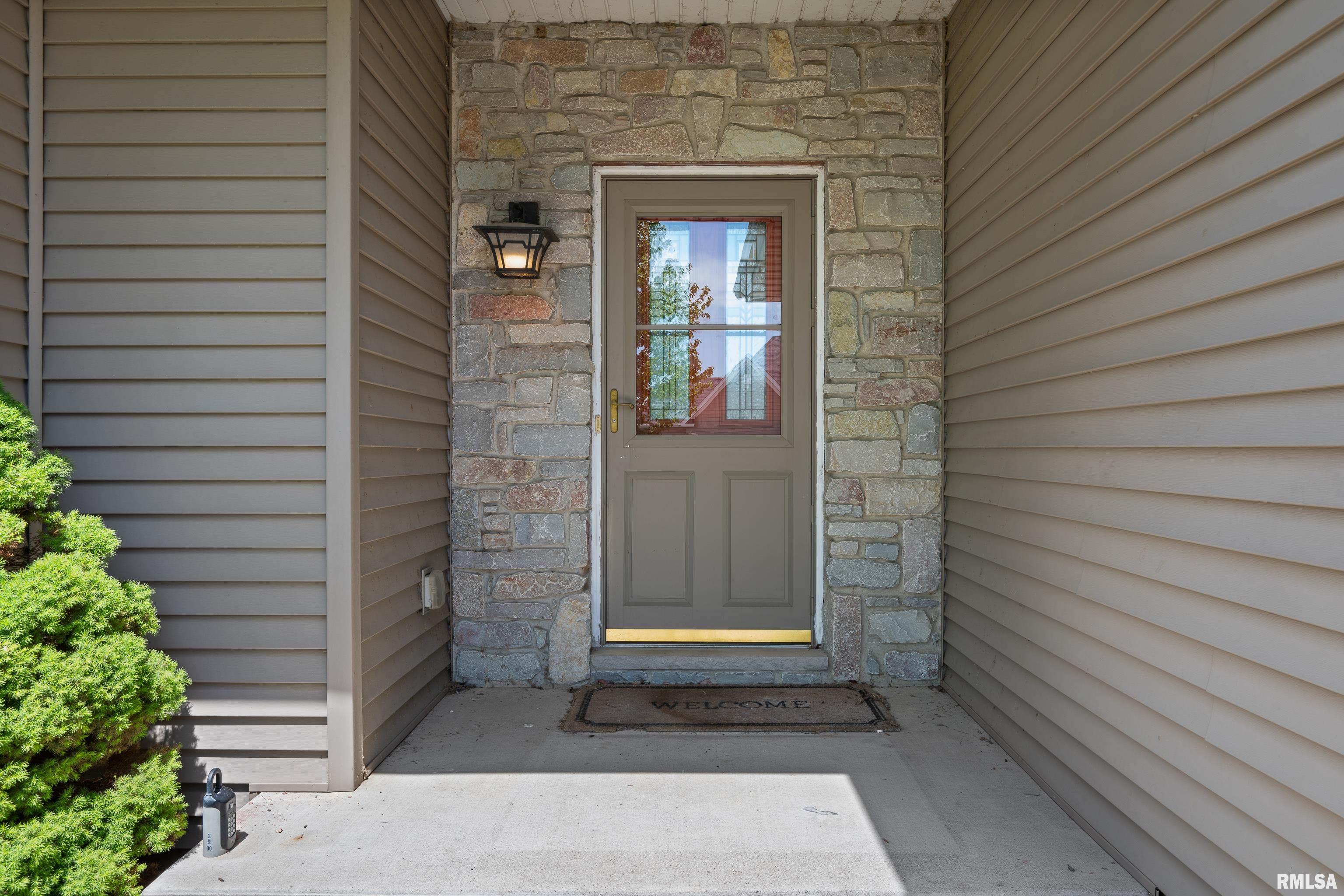 17 Blackstone Way, Le Claire, Iowa image 3