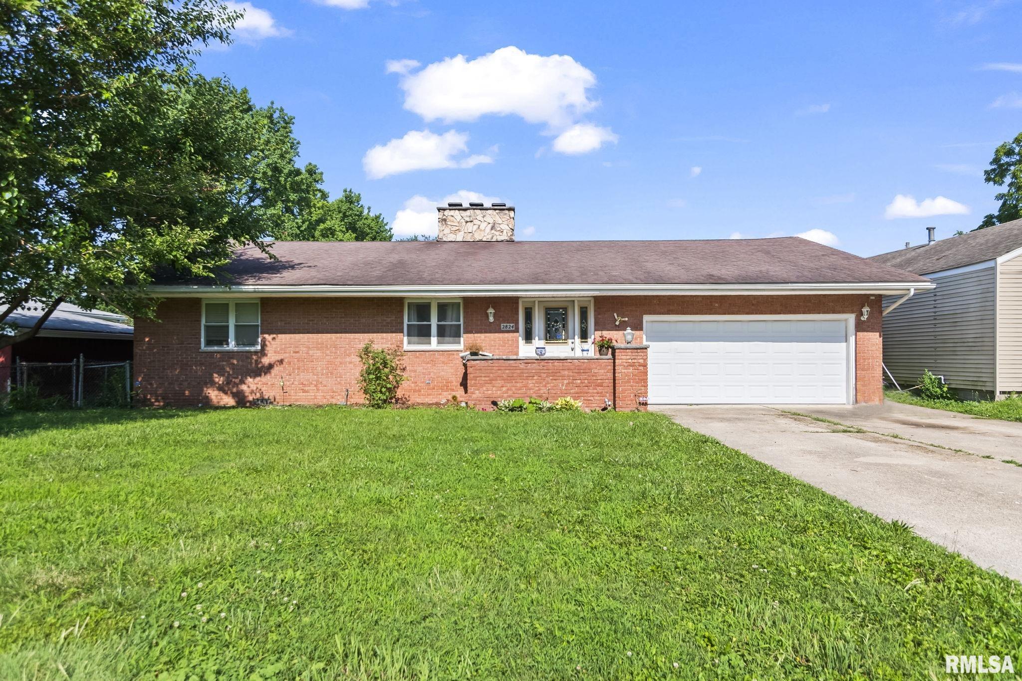 Photo 1 of 23 — 2824 S Lowell Avenue, Springfield, IL 62704