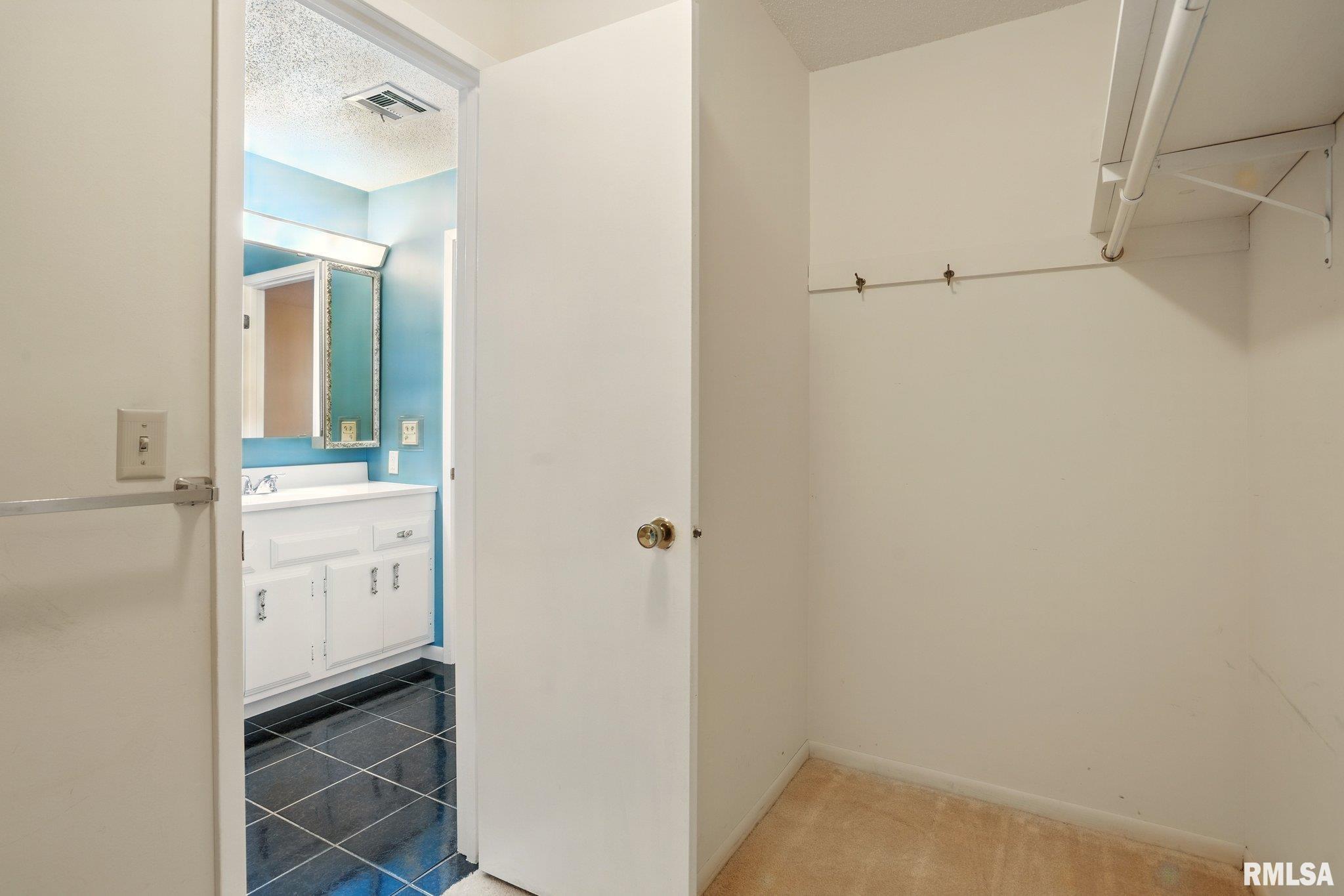 1360 Kimberly Ridge Road #306, Bettendorf, Iowa image 17
