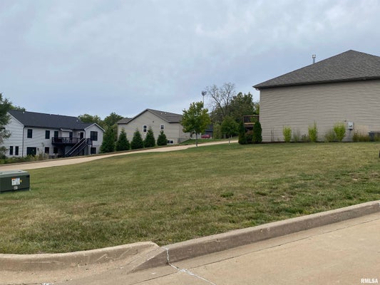 2530 W DAVIDSRIDGE RD, PEORIA, IL 61614 - Image 8fbdb64302f2ddbf51471c4cb4bdd5c4/426218993