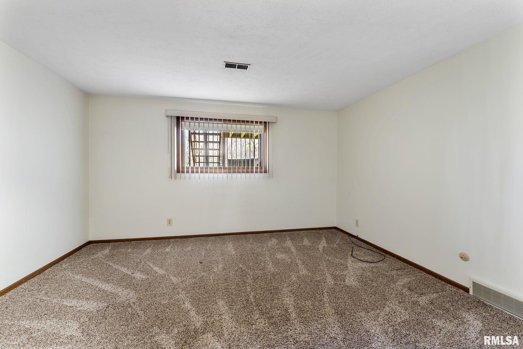 711 51st Avenue, East Moline, Illinois image 16